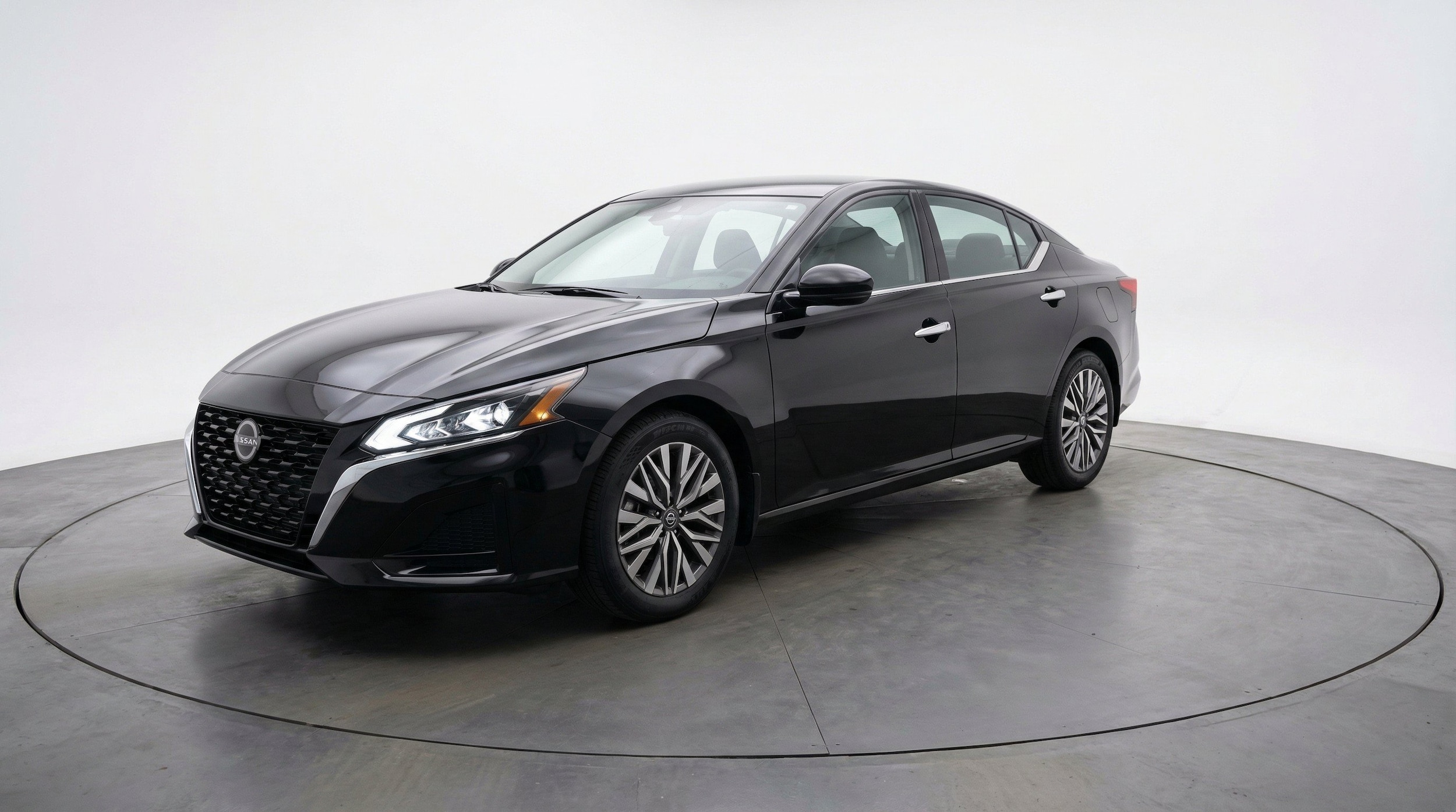 Thumbnail: 2025 Nissan Altima - 3