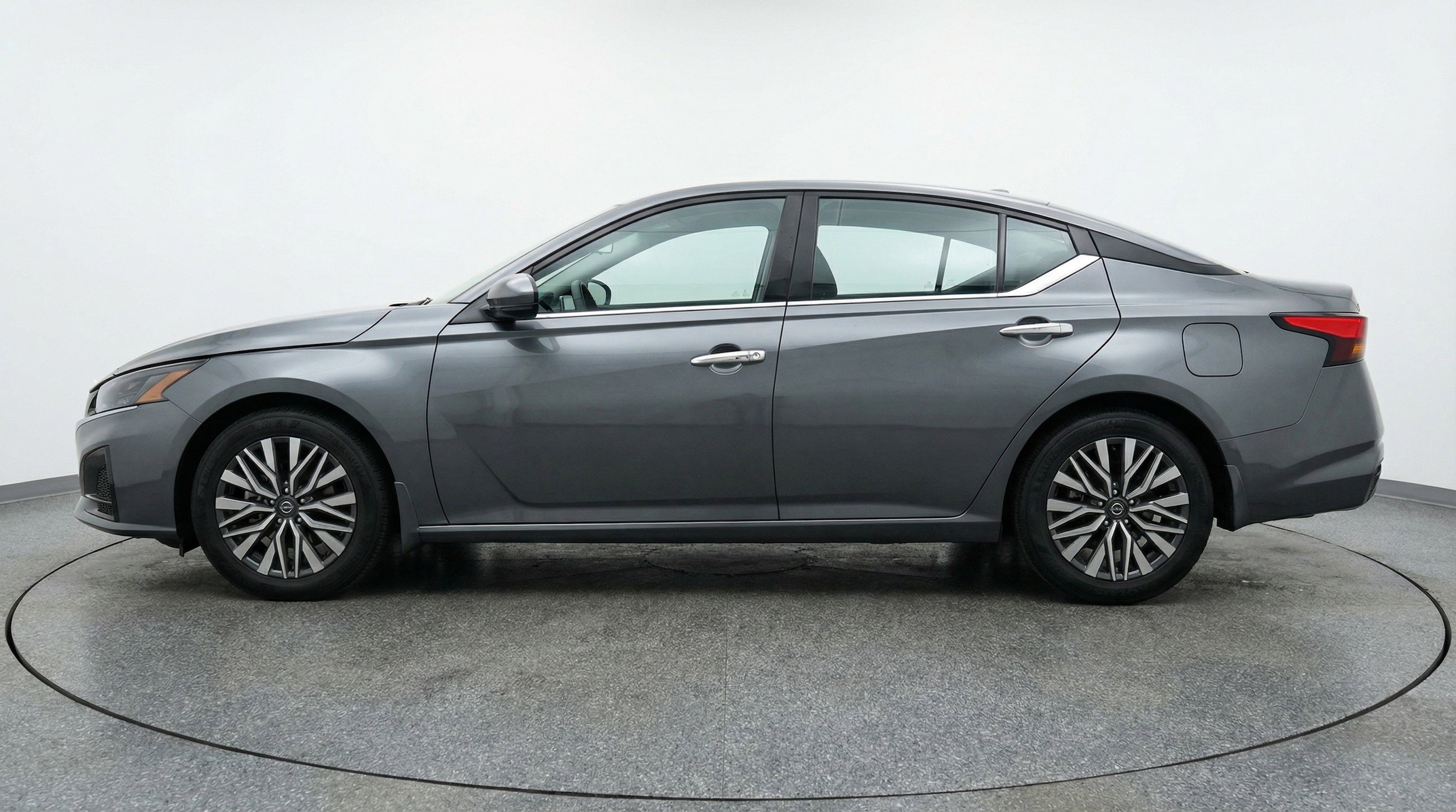 Thumbnail: 2025 Nissan Altima - 5