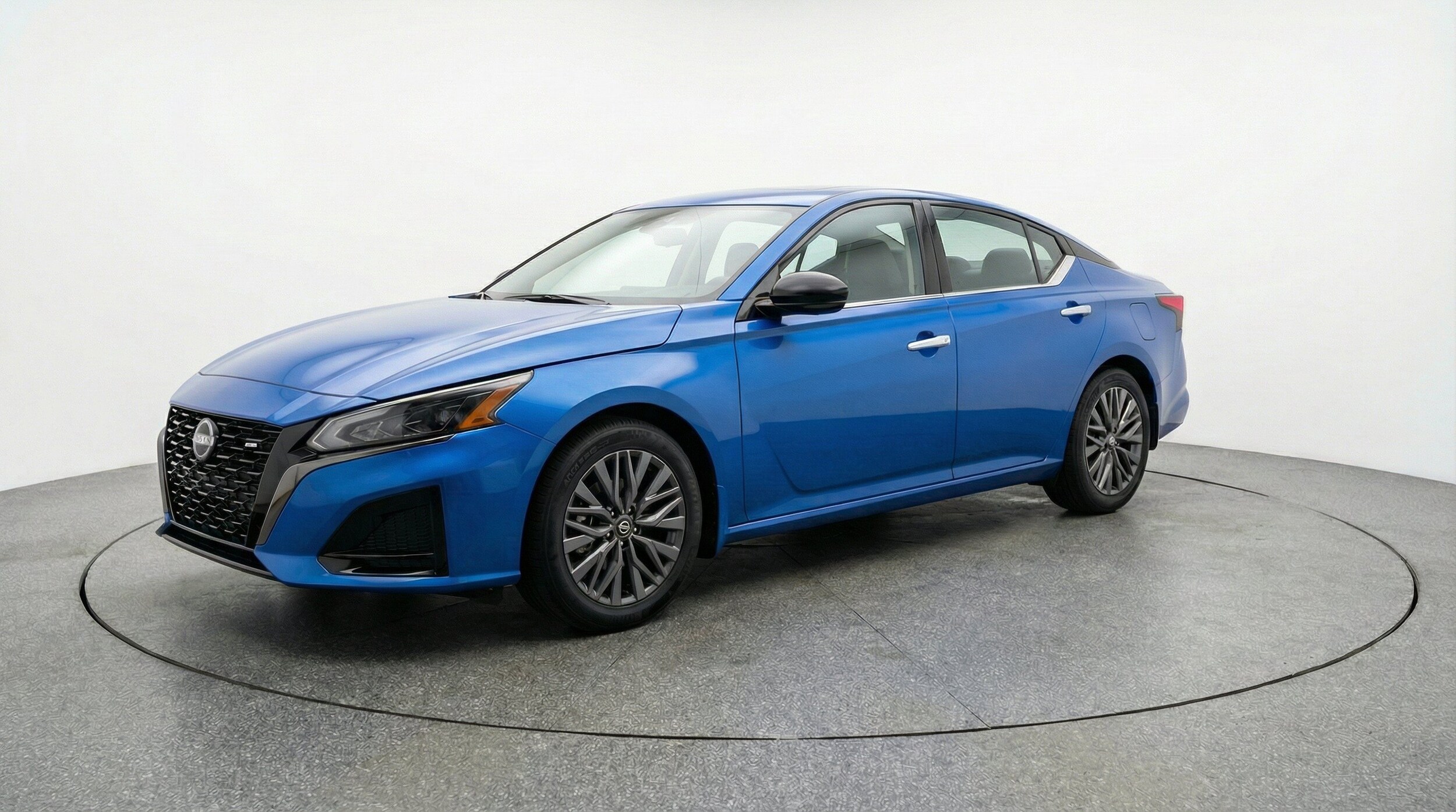 Thumbnail: 2025 Nissan Altima - 3