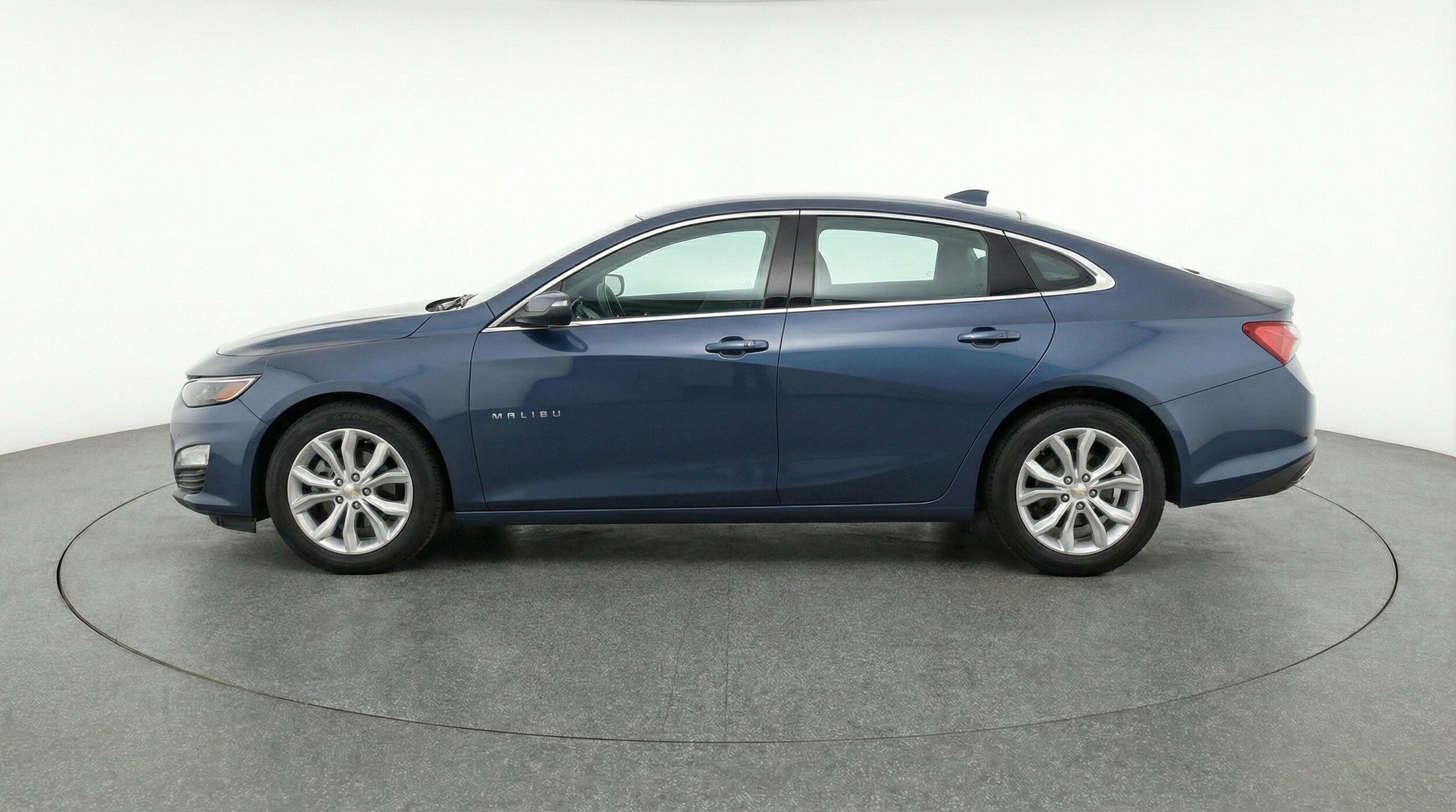 Thumbnail: 2024 Chevrolet Malibu - 5