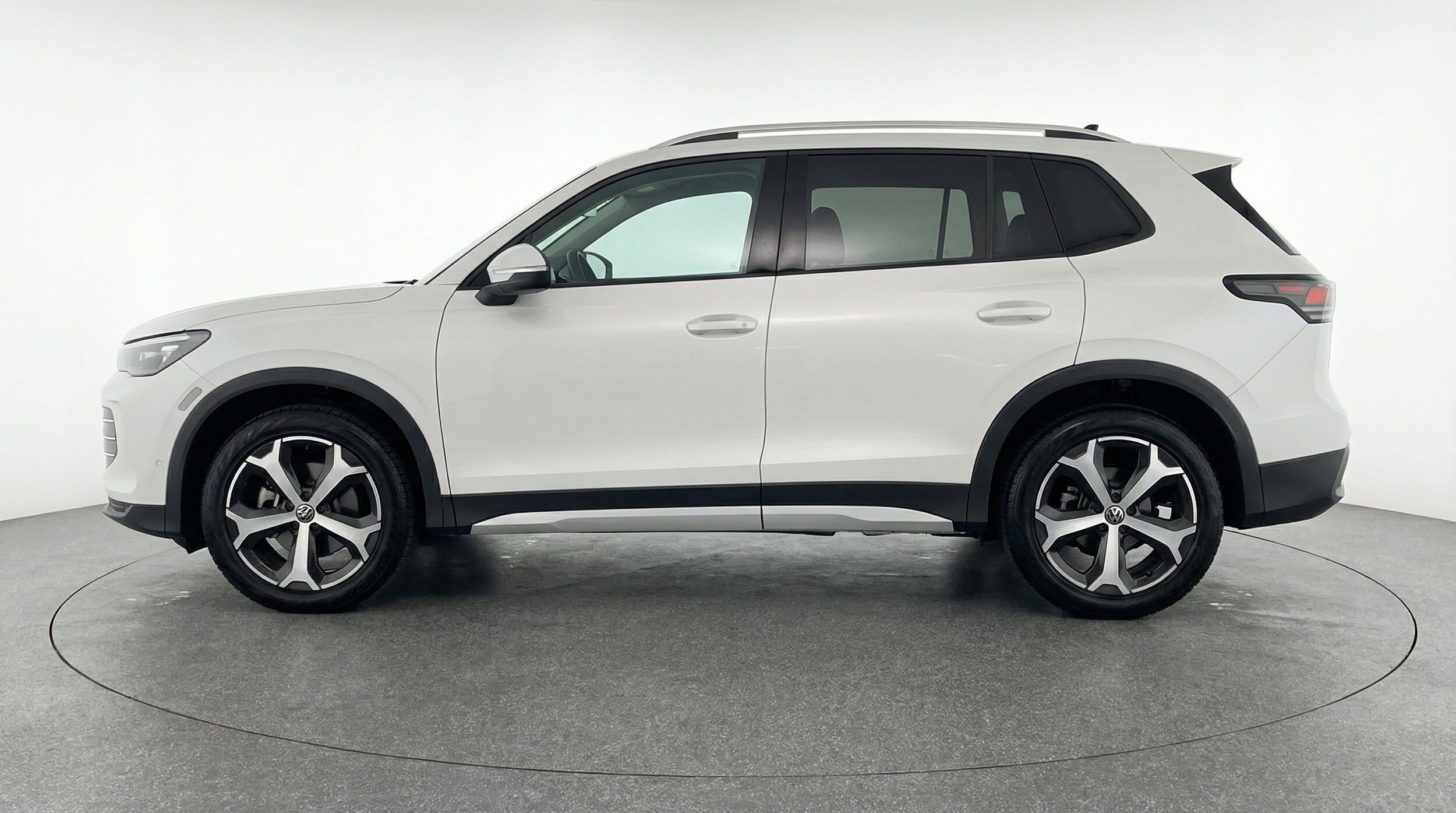 Thumbnail: 2026 Volkswagen Tiguan - 5