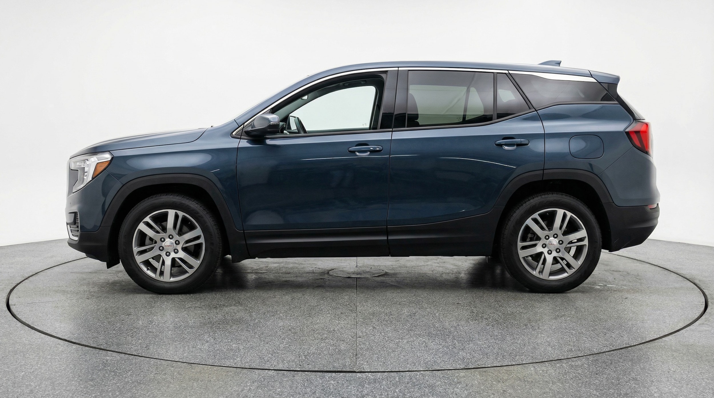 Thumbnail: 2024 GMC Terrain - 4