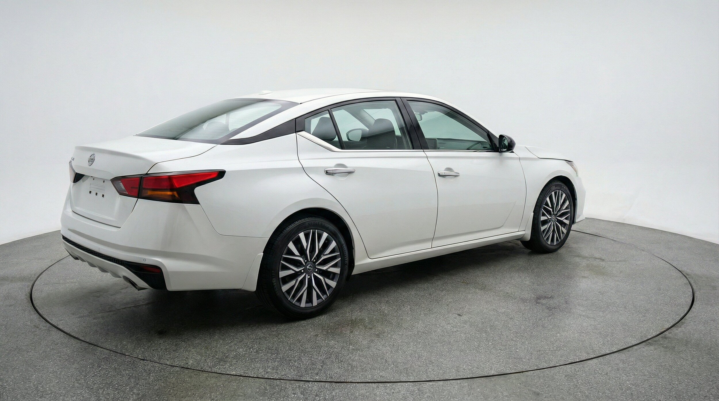 Thumbnail: 2025 Nissan Altima - 9