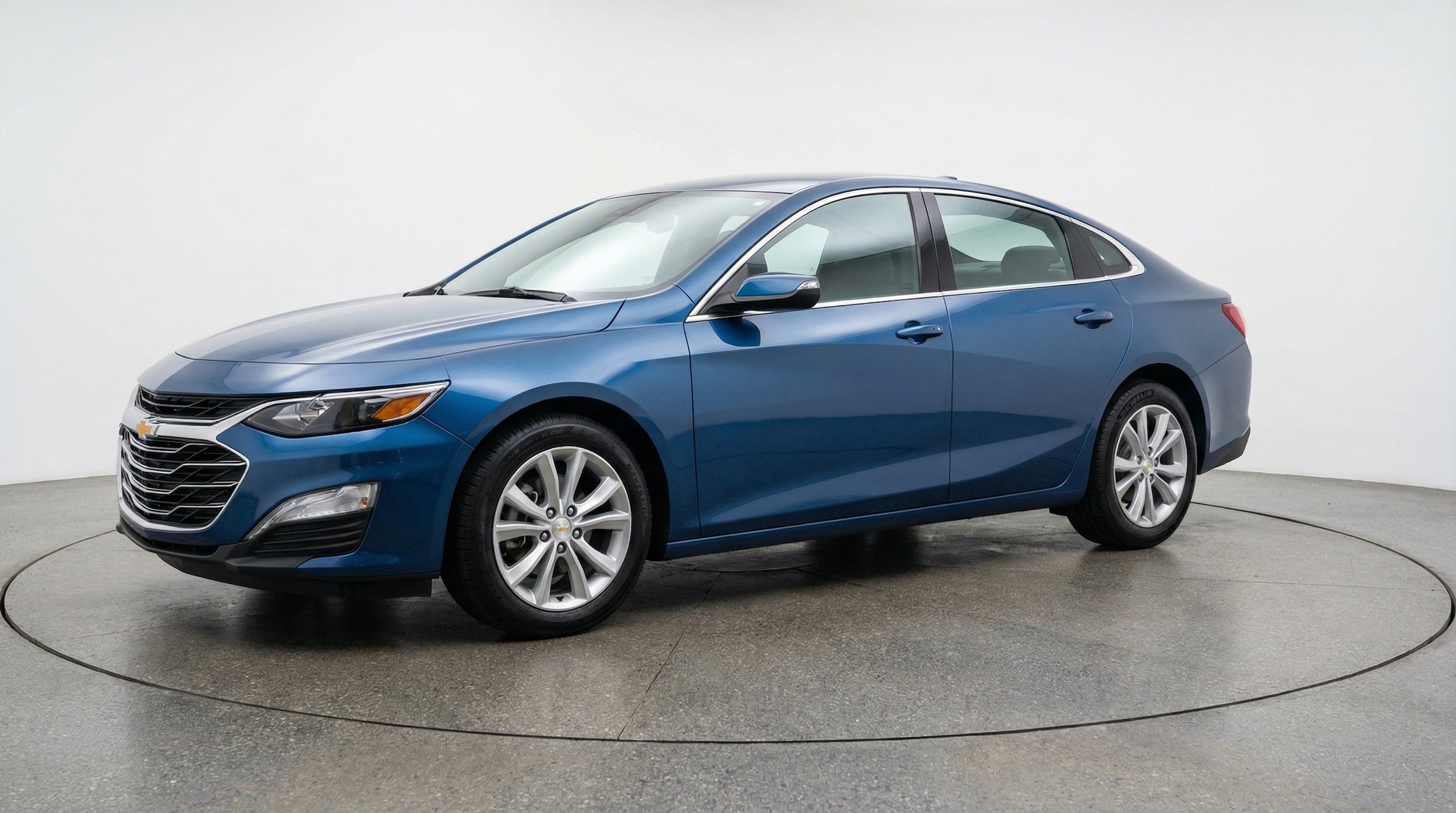 Thumbnail: 2024 Chevrolet Malibu - 3