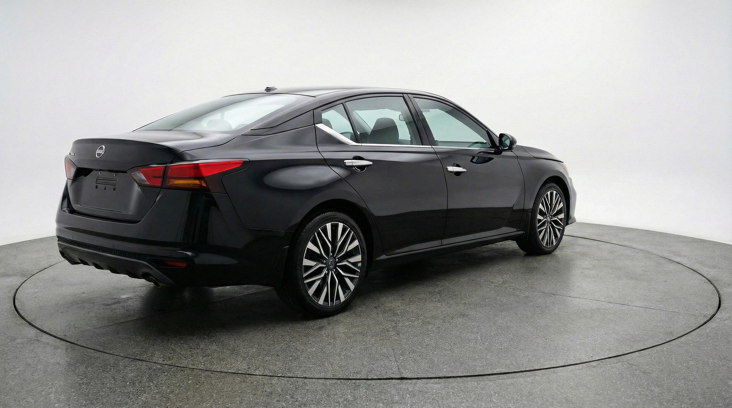 Thumbnail: 2025 Nissan Altima - 9