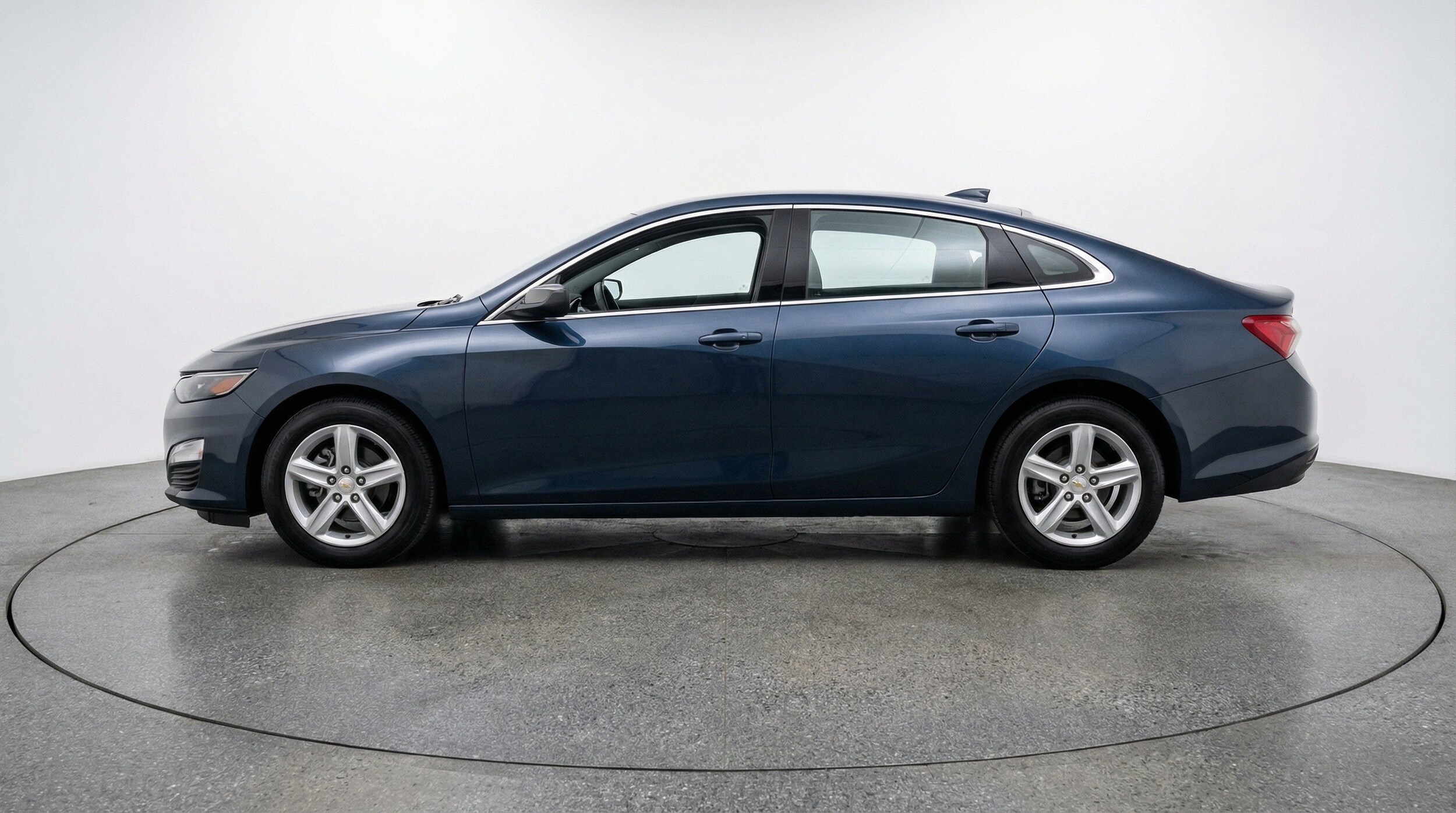 Thumbnail: 2024 Chevrolet Malibu - 5