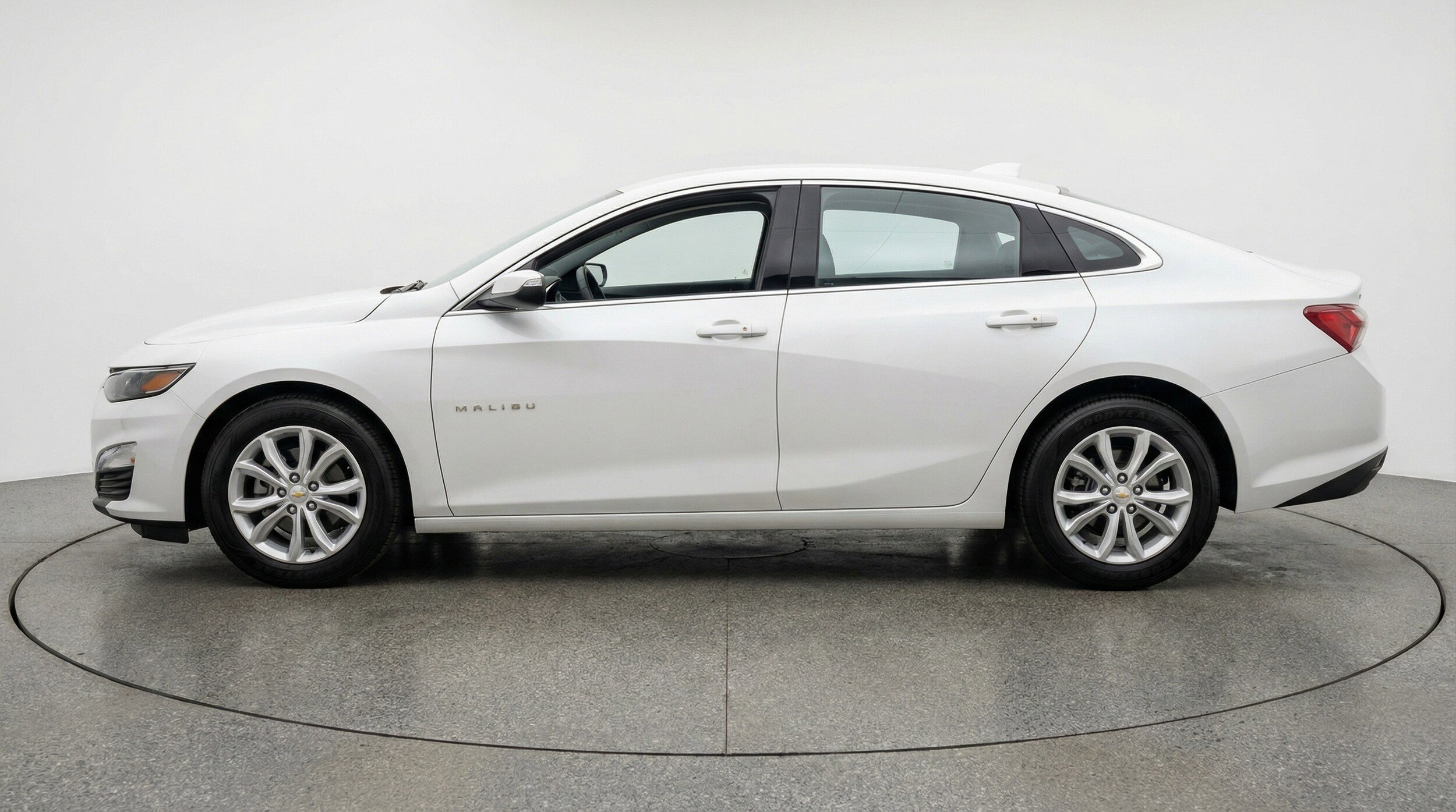 Thumbnail: 2024 Chevrolet Malibu - 5