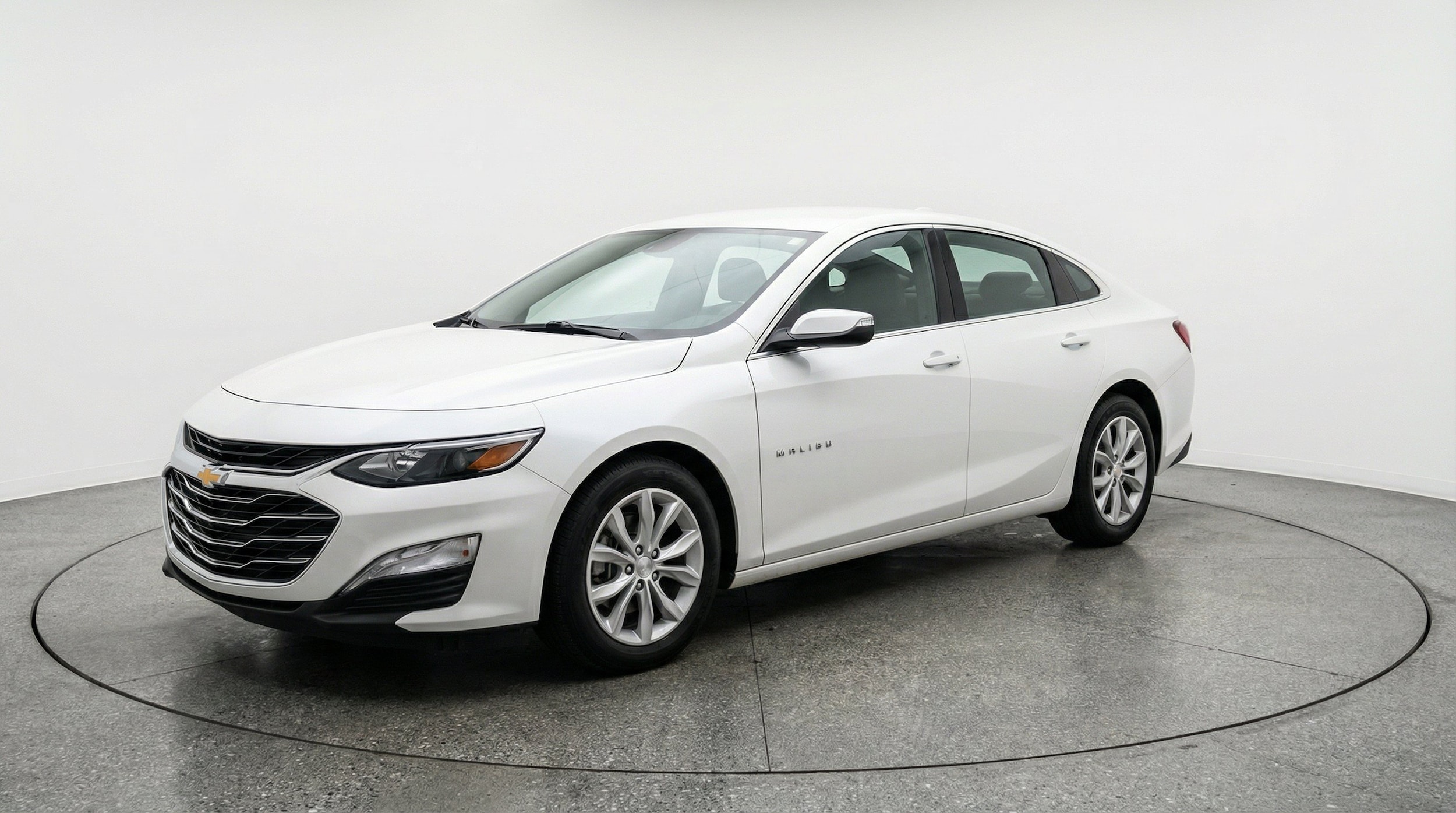 Thumbnail: 2024 Chevrolet Malibu - 3