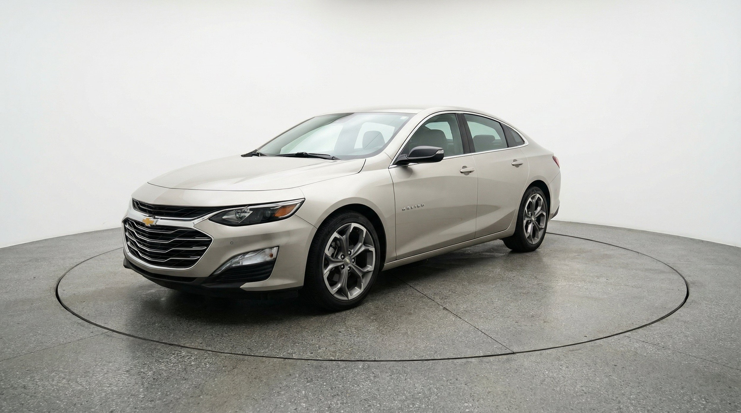 Thumbnail: 2024 Chevrolet Malibu - 3
