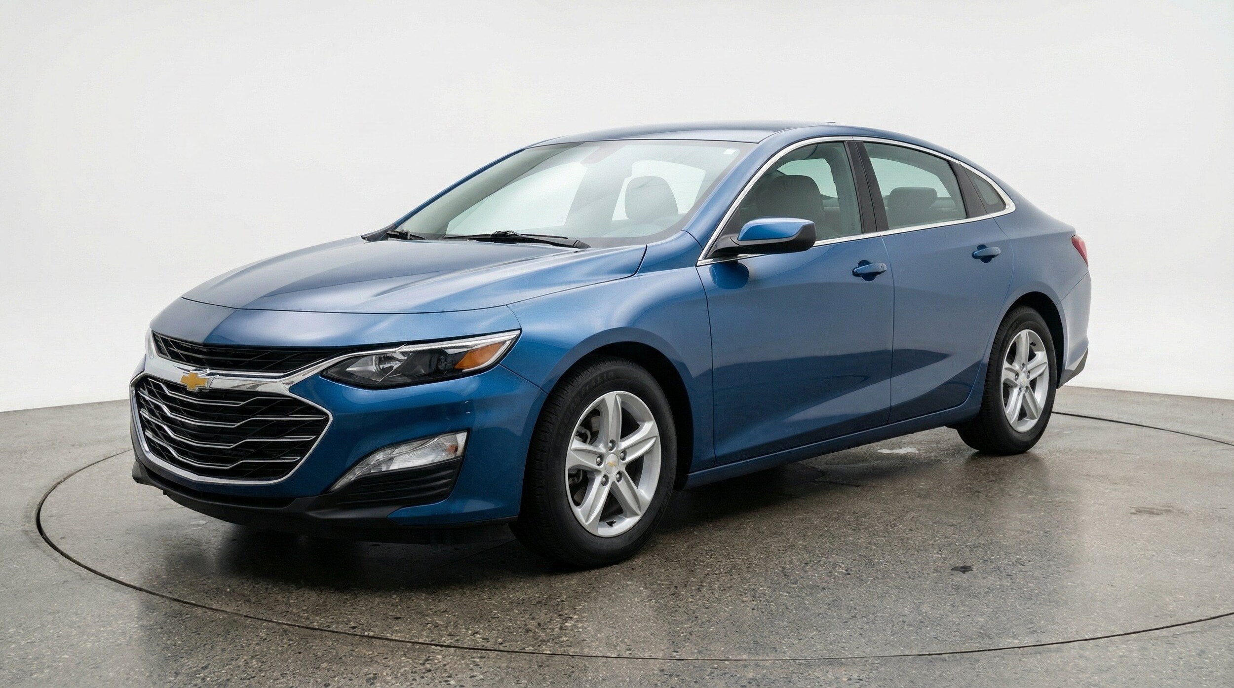 Thumbnail: 2024 Chevrolet Malibu - 3