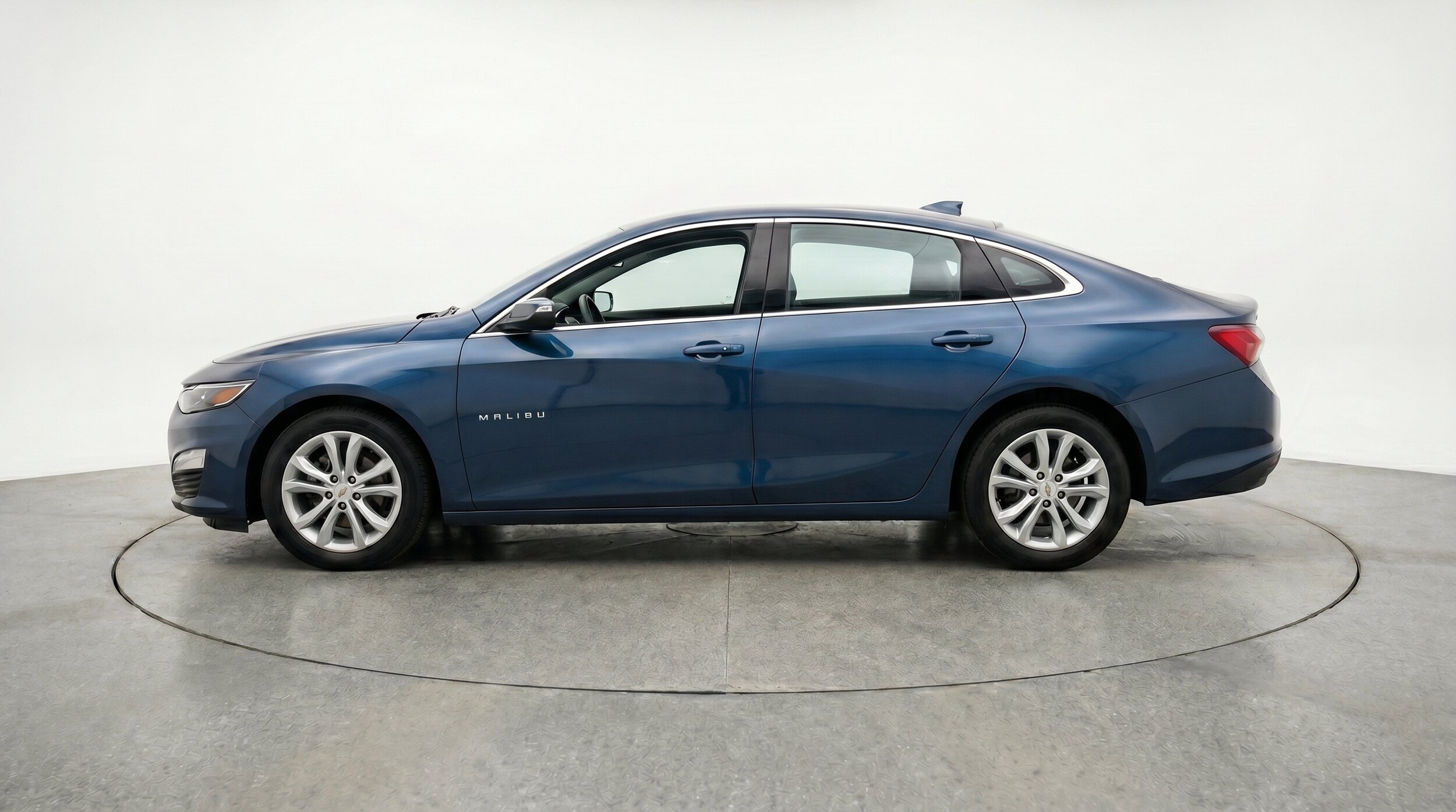 Thumbnail: 2024 Chevrolet Malibu - 5