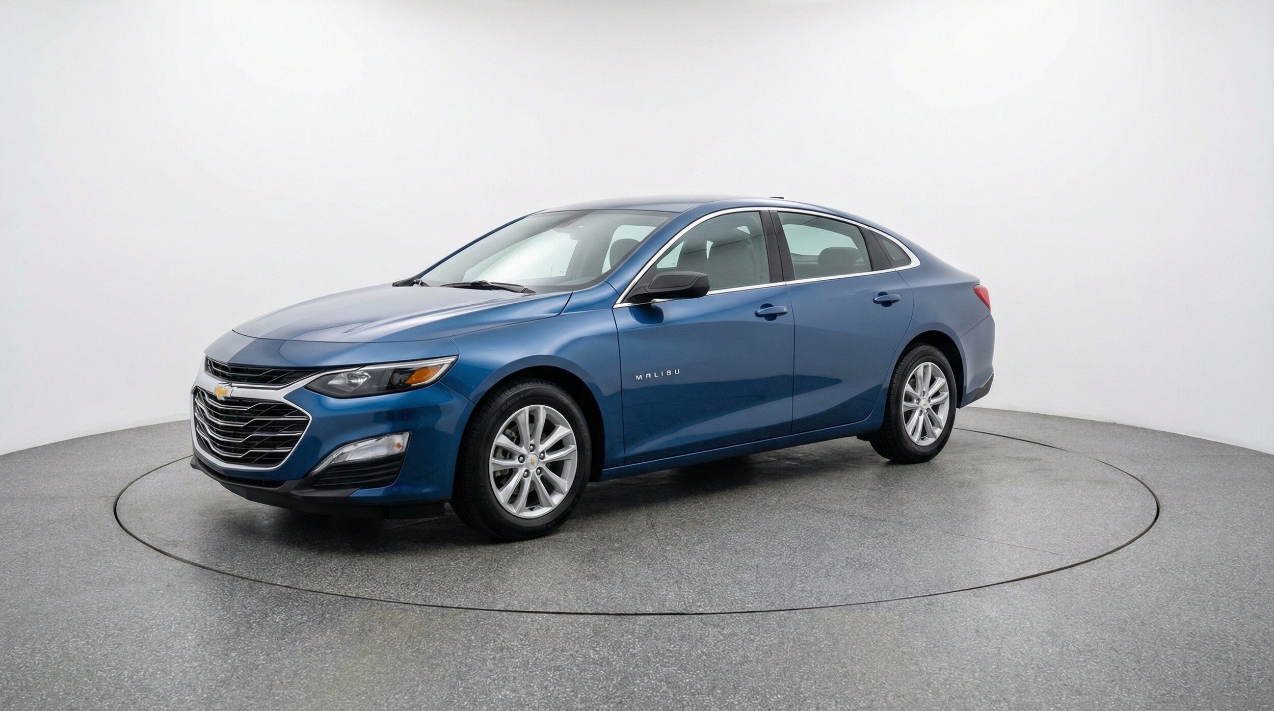 Thumbnail: 2024 Chevrolet Malibu - 3