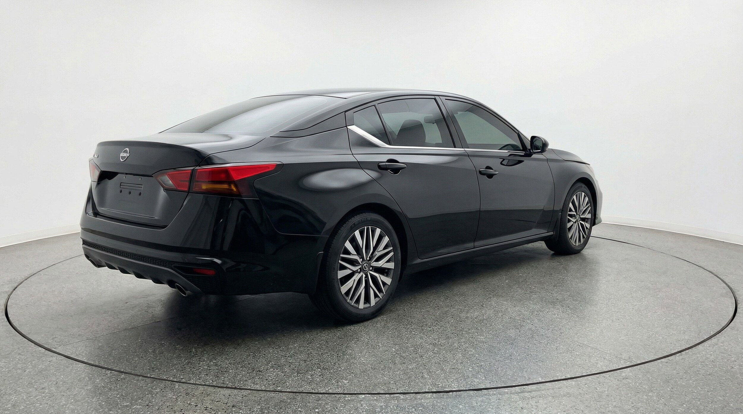 Thumbnail: 2025 Nissan Altima - 9