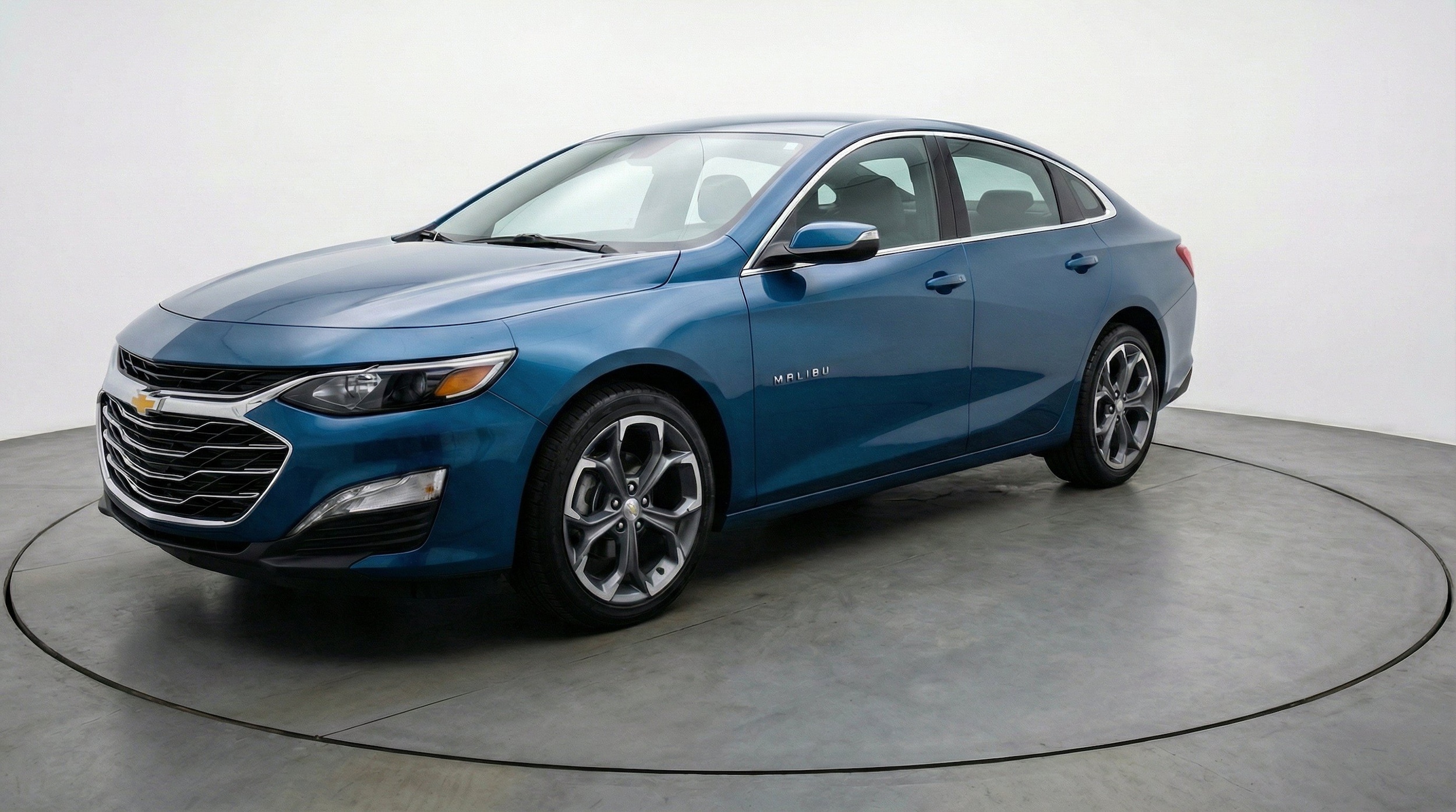 Thumbnail: 2024 Chevrolet Malibu - 3