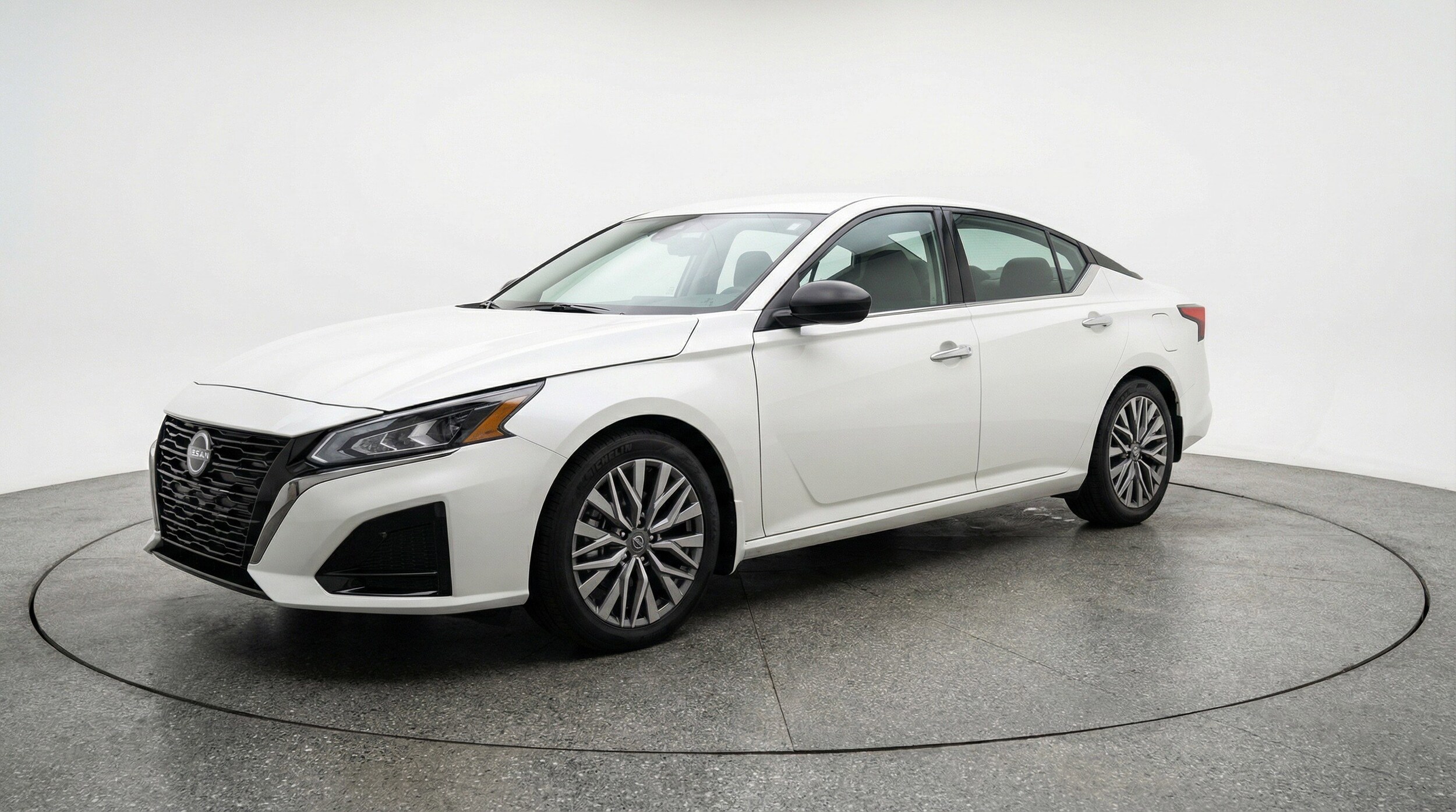 Thumbnail: 2025 Nissan Altima - 3
