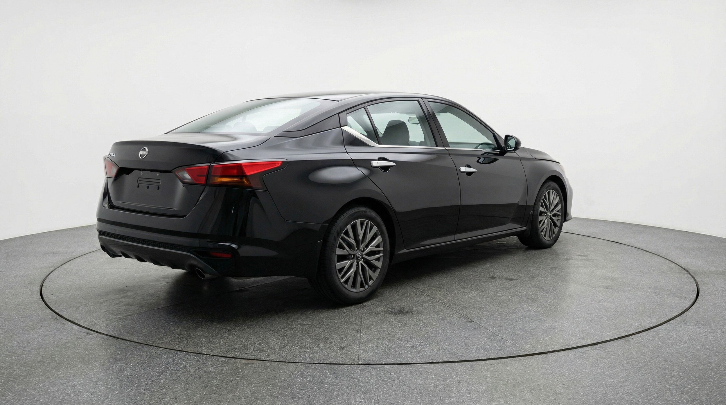 Thumbnail: 2025 Nissan Altima - 9