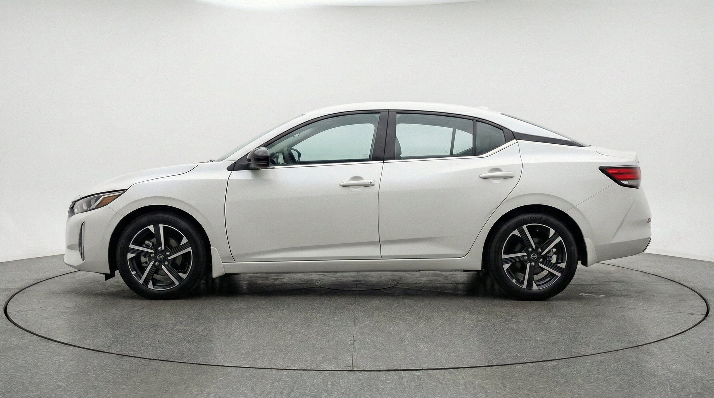 Thumbnail: 2025 Nissan Sentra - 5