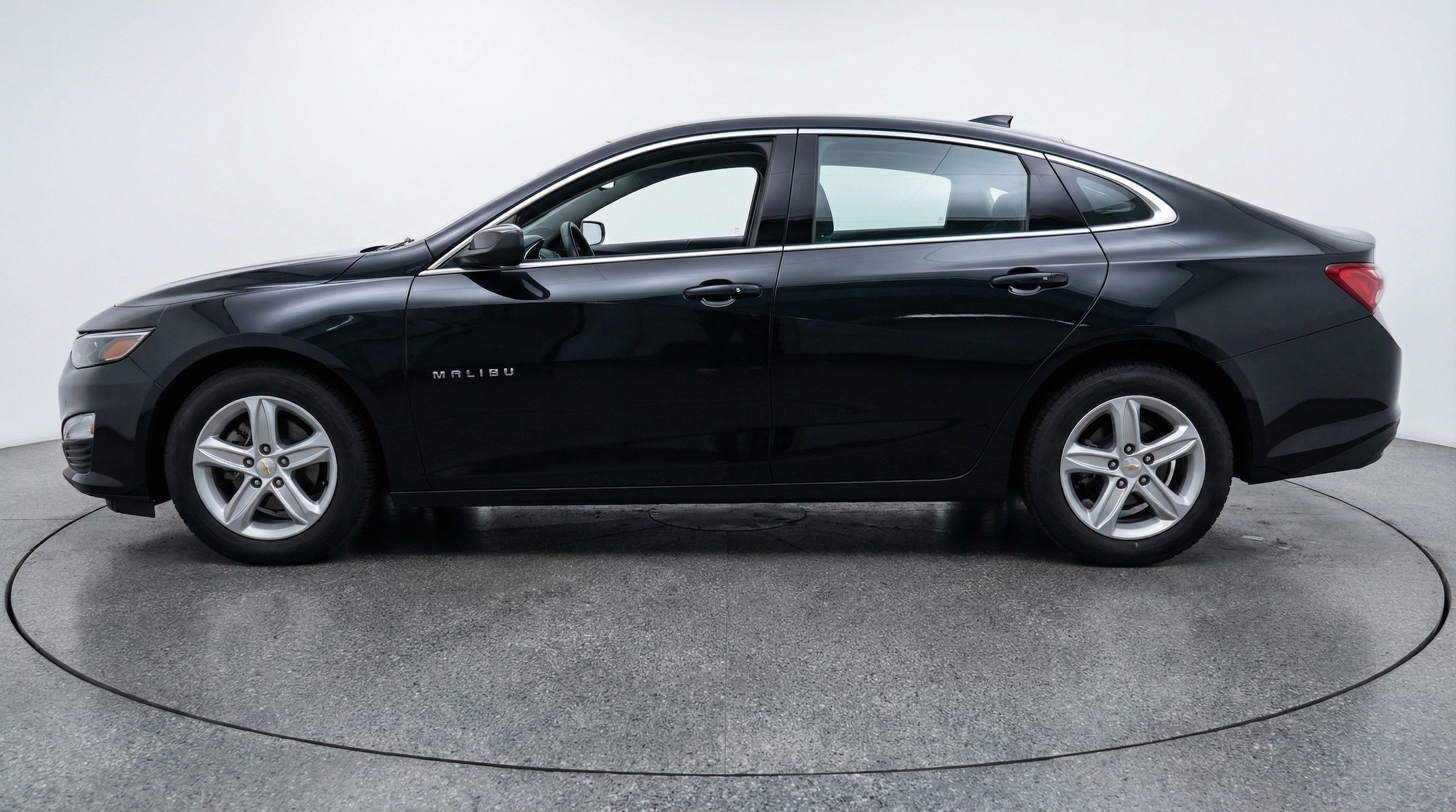 Thumbnail: 2024 Chevrolet Malibu - 5