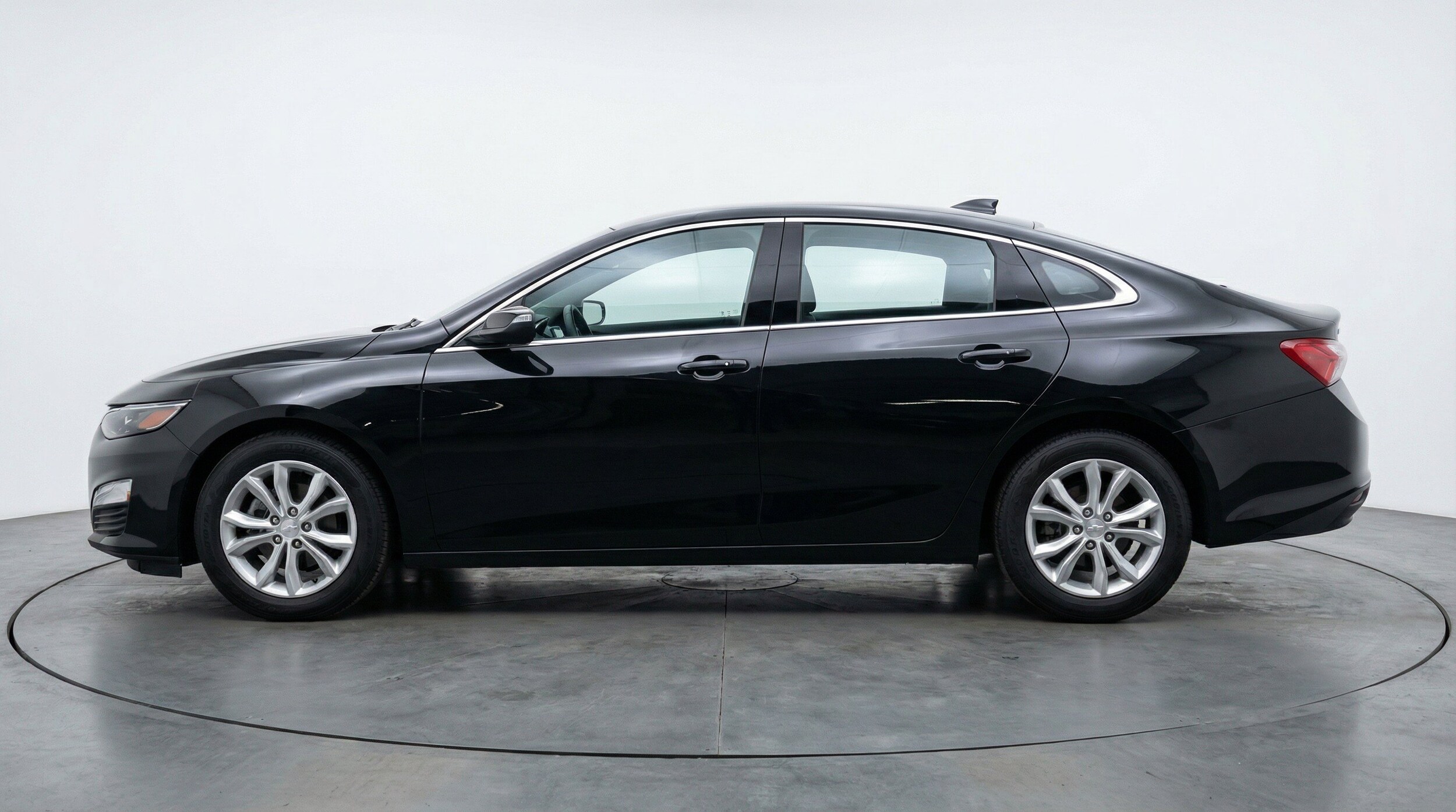 Thumbnail: 2024 Chevrolet Malibu - 5