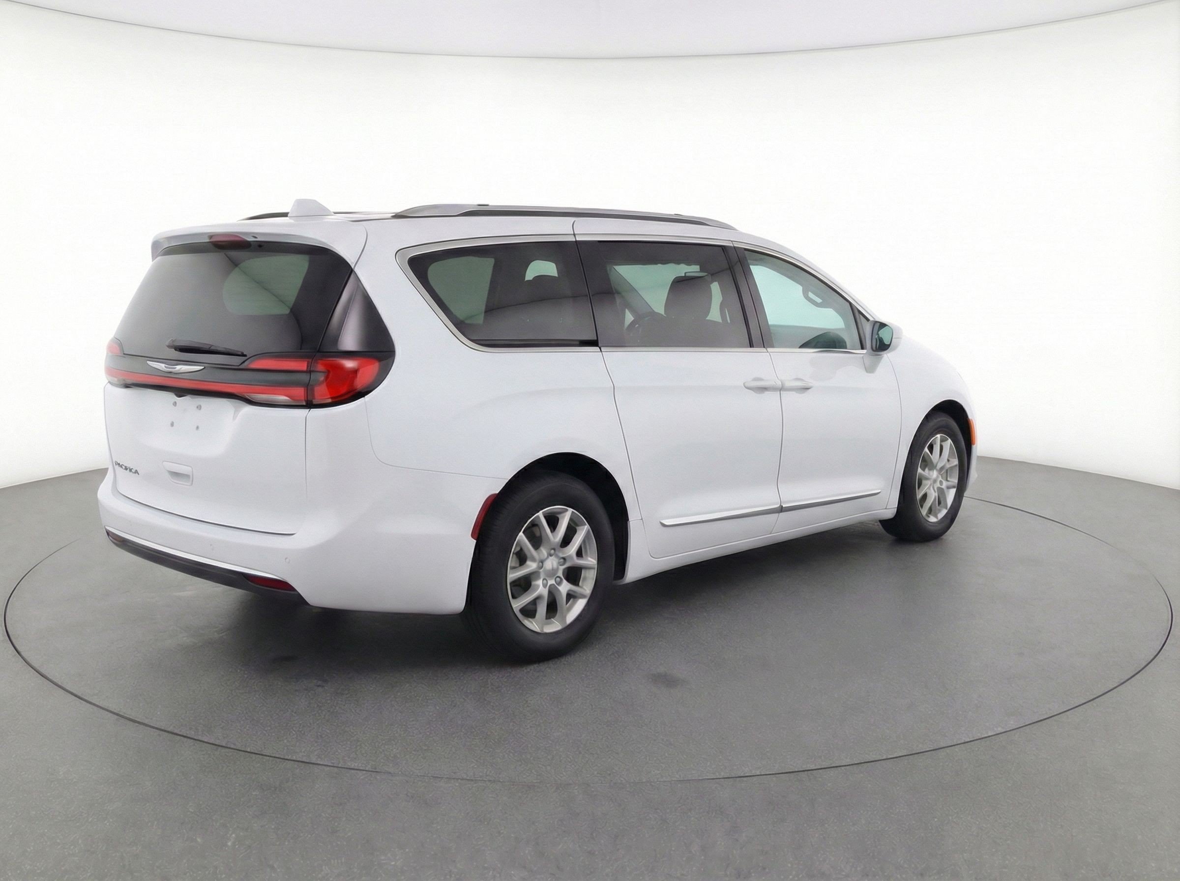 Thumbnail: 2024 Chrysler Pacifica - 9