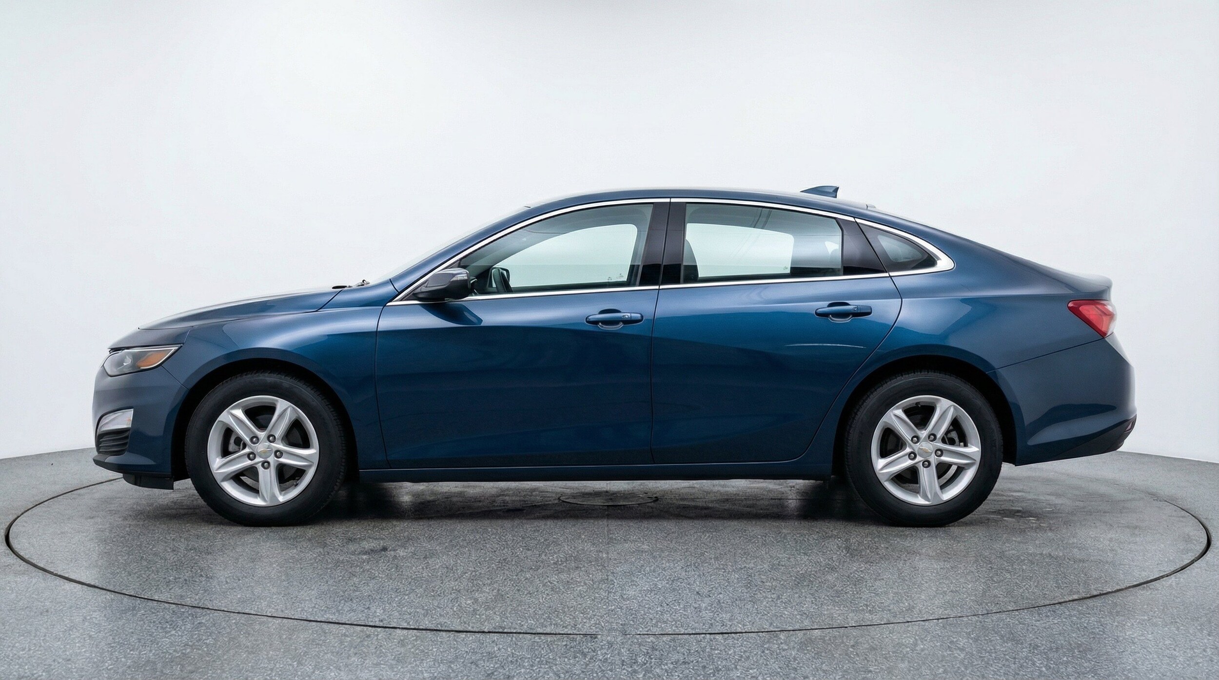 Thumbnail: 2024 Chevrolet Malibu - 5