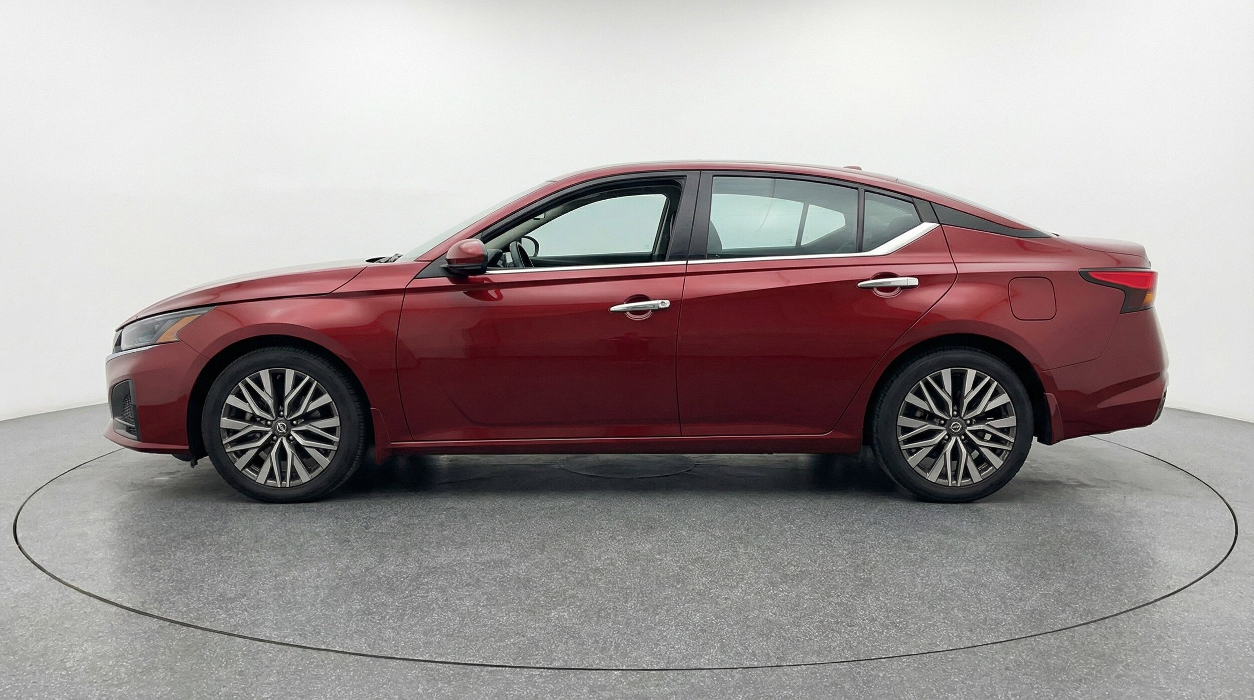 Thumbnail: 2025 Nissan Altima - 5