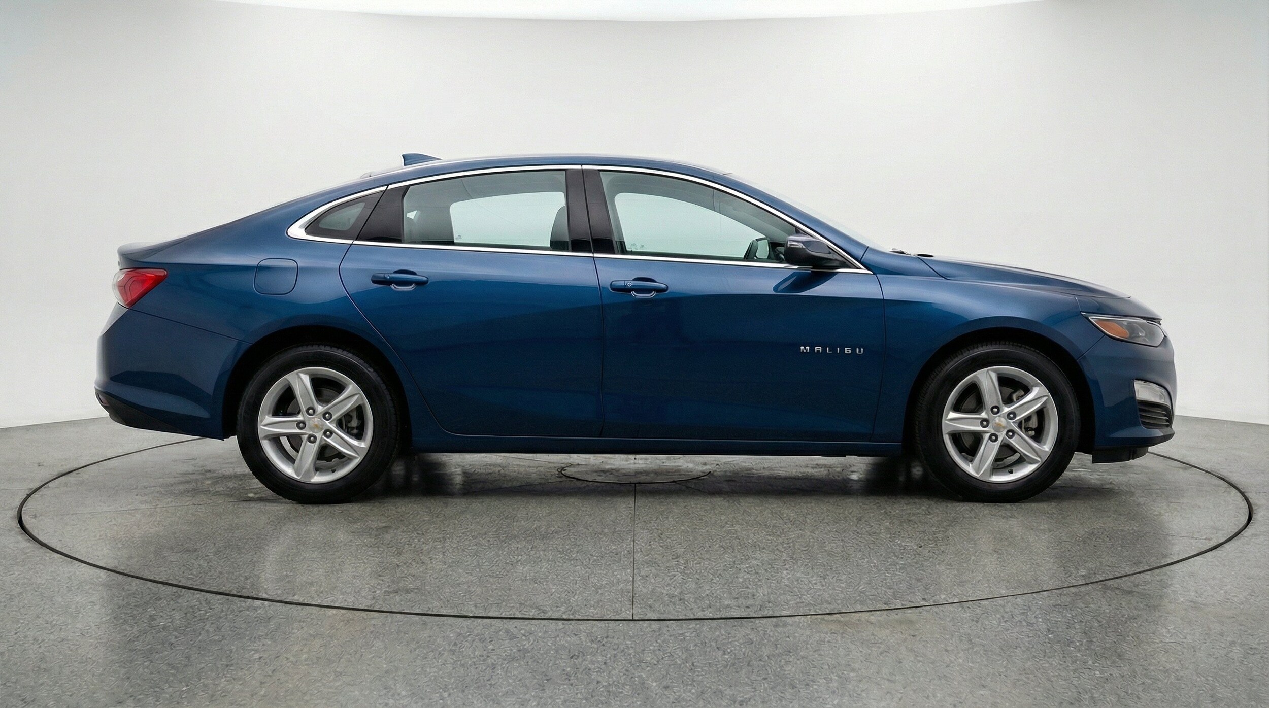 Thumbnail: 2024 Chevrolet Malibu - 11