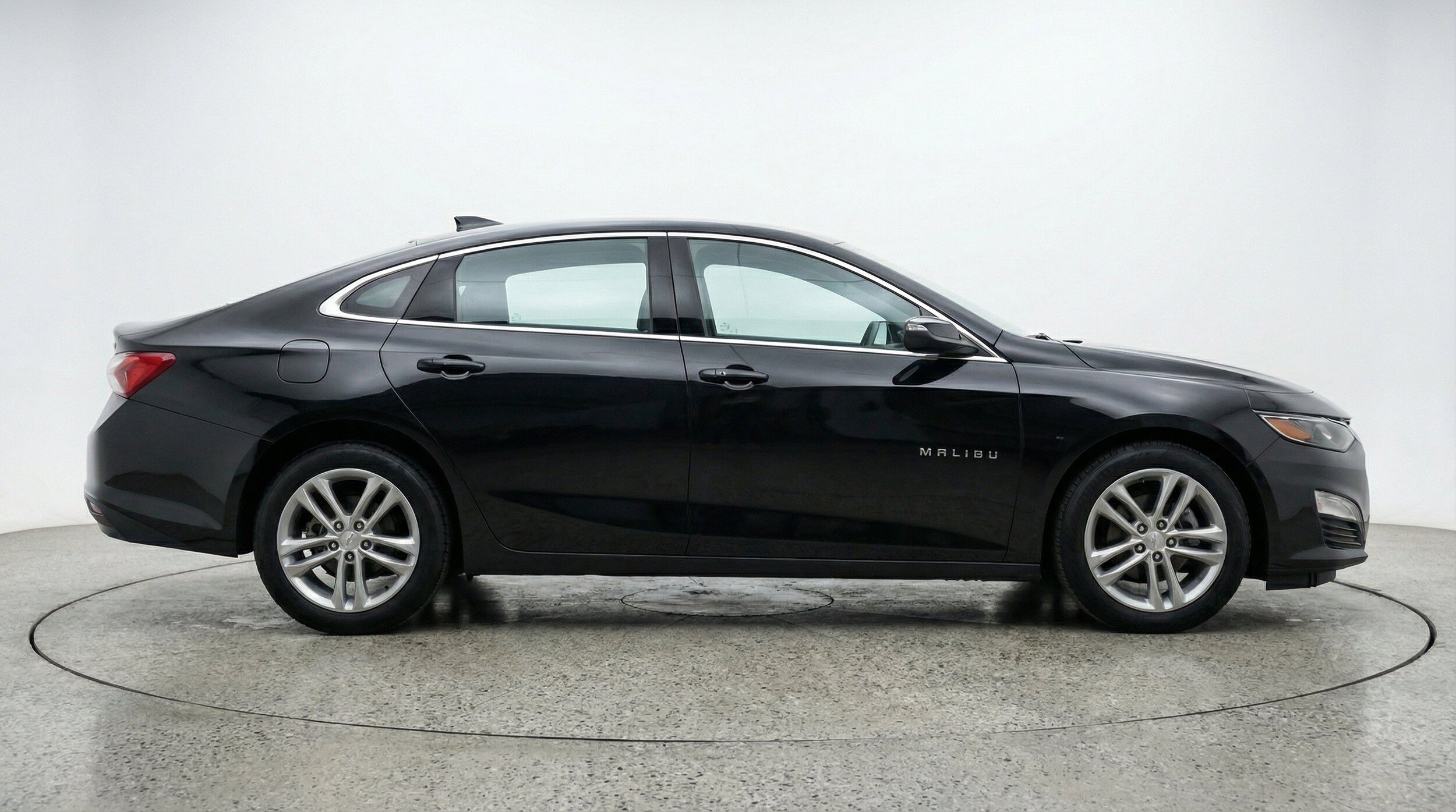 Thumbnail: 2024 Chevrolet Malibu - 11