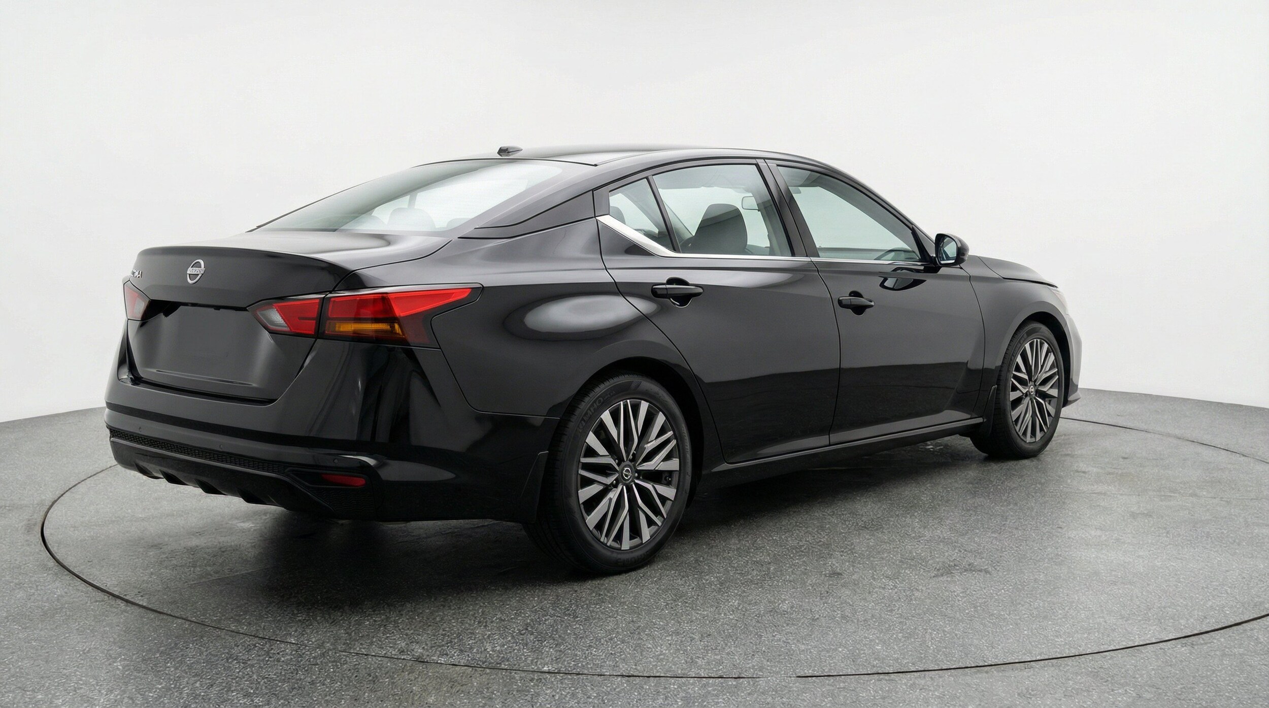 Thumbnail: 2025 Nissan Altima - 9
