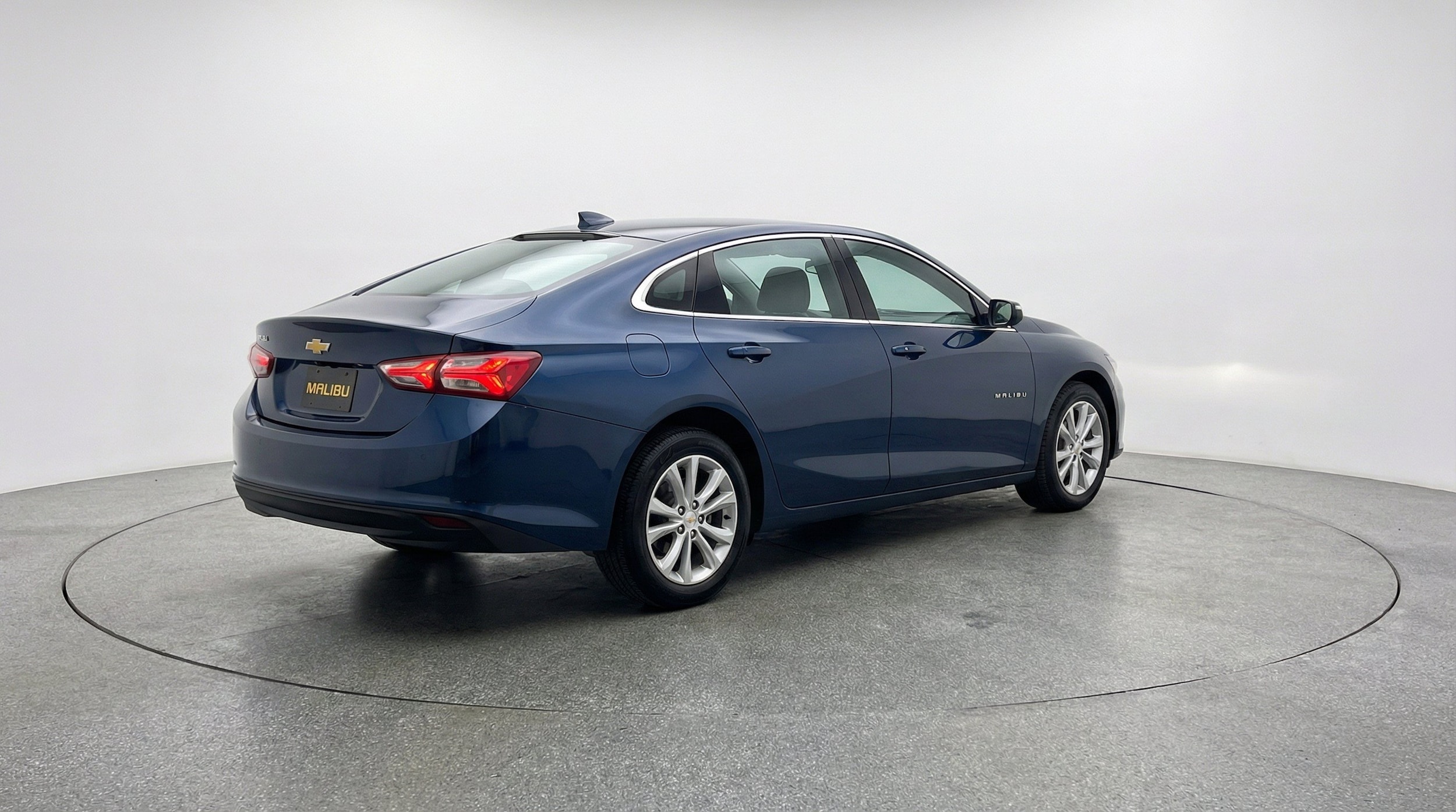 Thumbnail: 2024 Chevrolet Malibu - 9