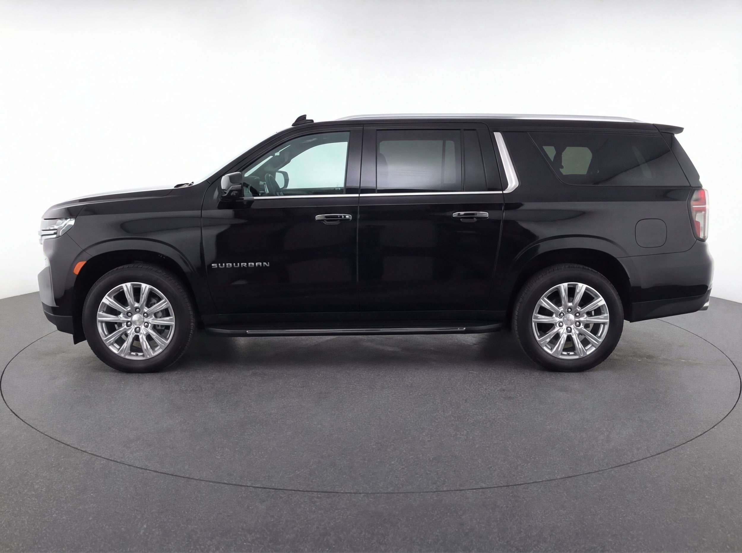 Thumbnail: 2023 Chevrolet Suburban - 5
