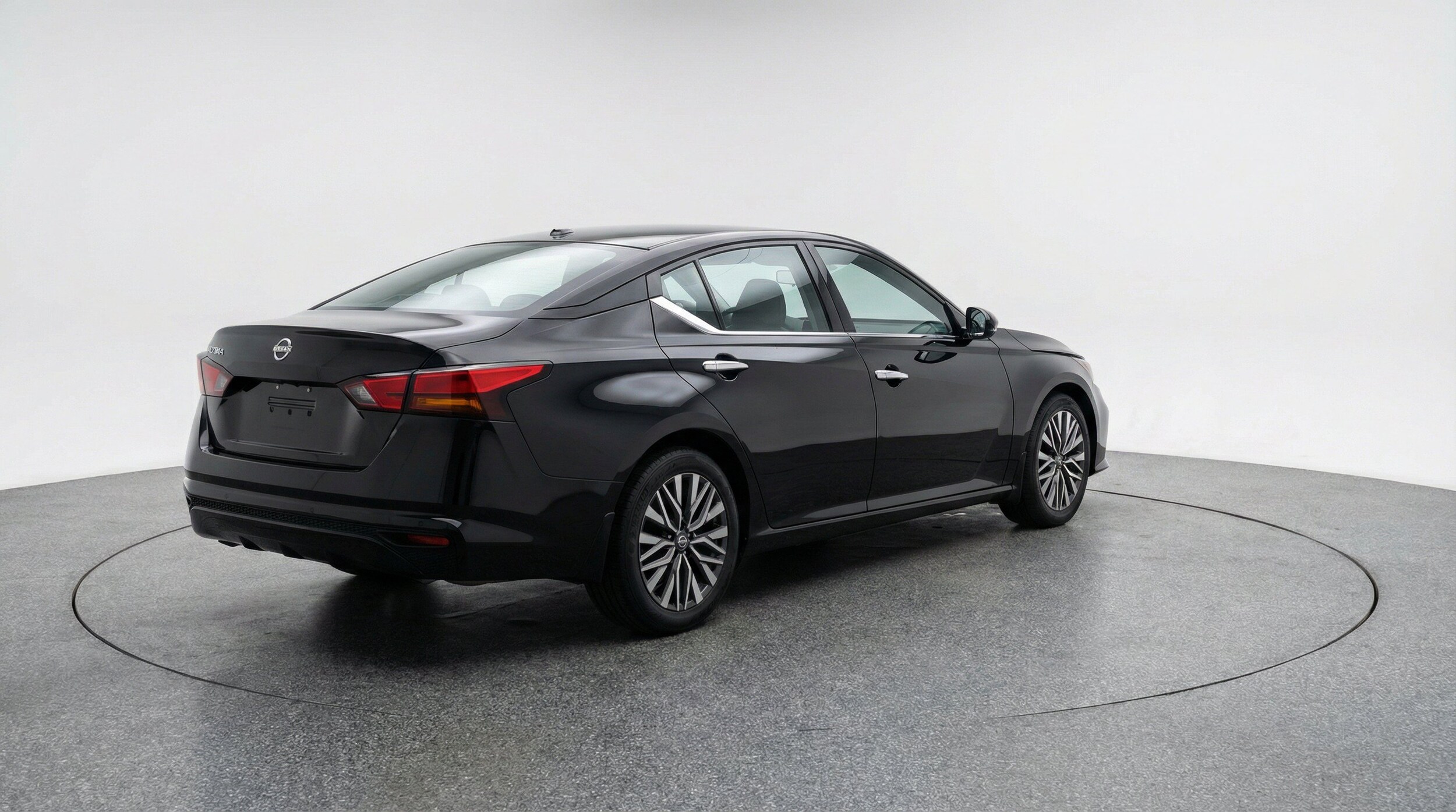Thumbnail: 2025 Nissan Altima - 9