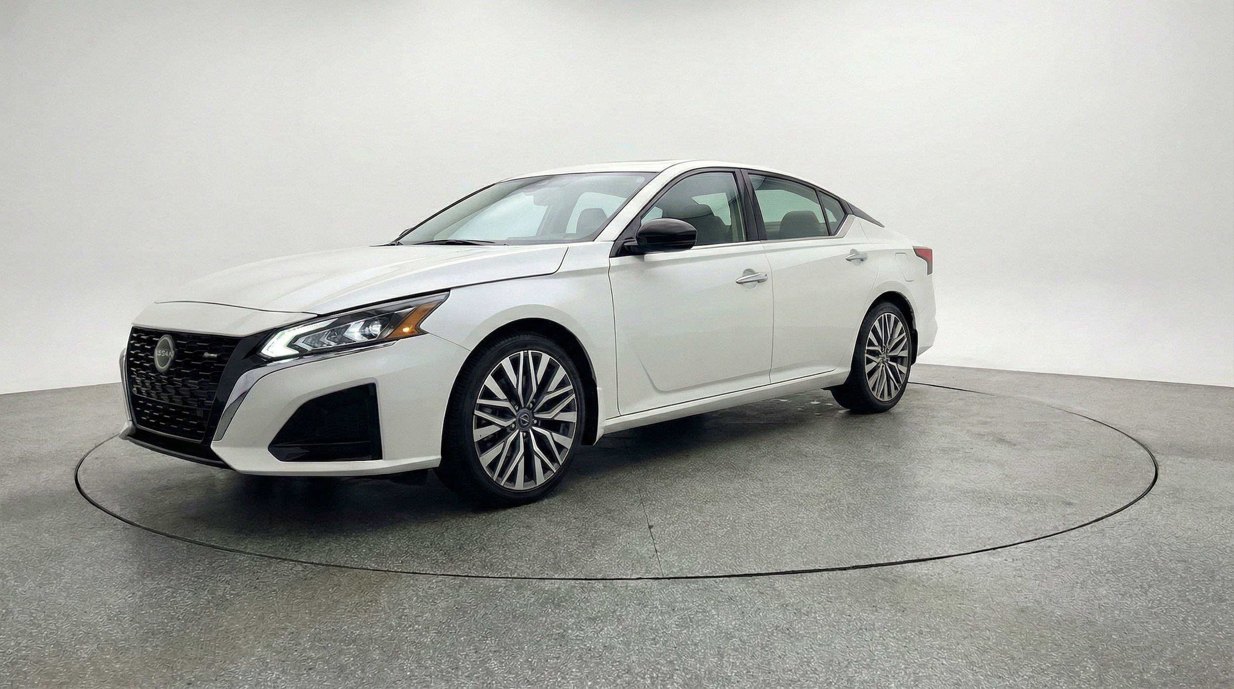 Thumbnail: 2025 Nissan Altima - 3