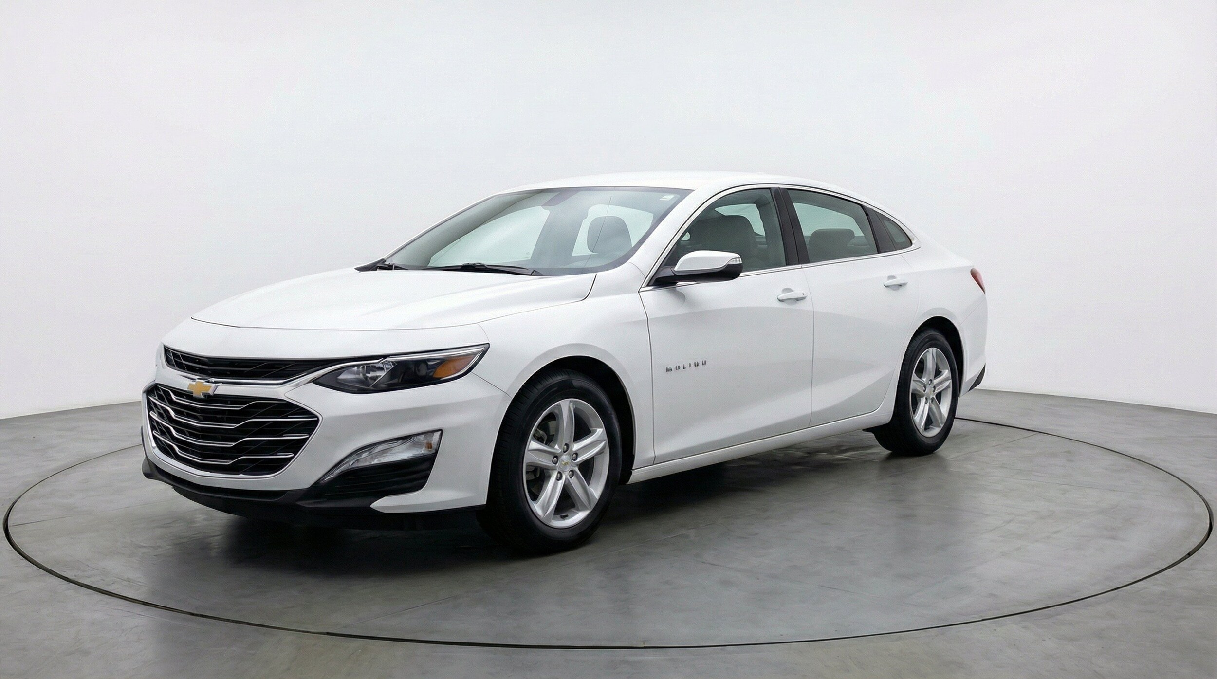 Thumbnail: 2024 Chevrolet Malibu - 3