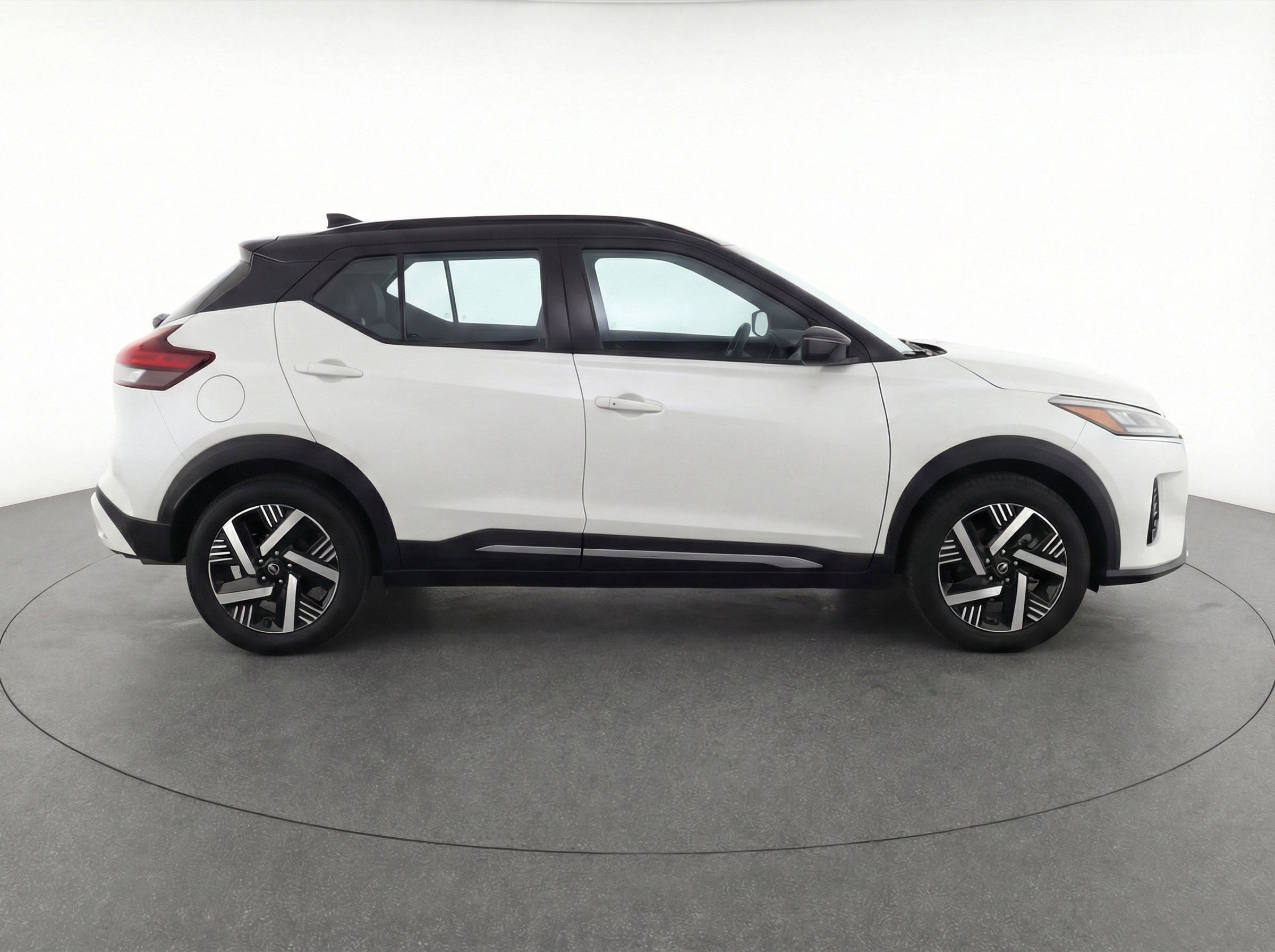 Thumbnail: 2025 Nissan Kicks - 11