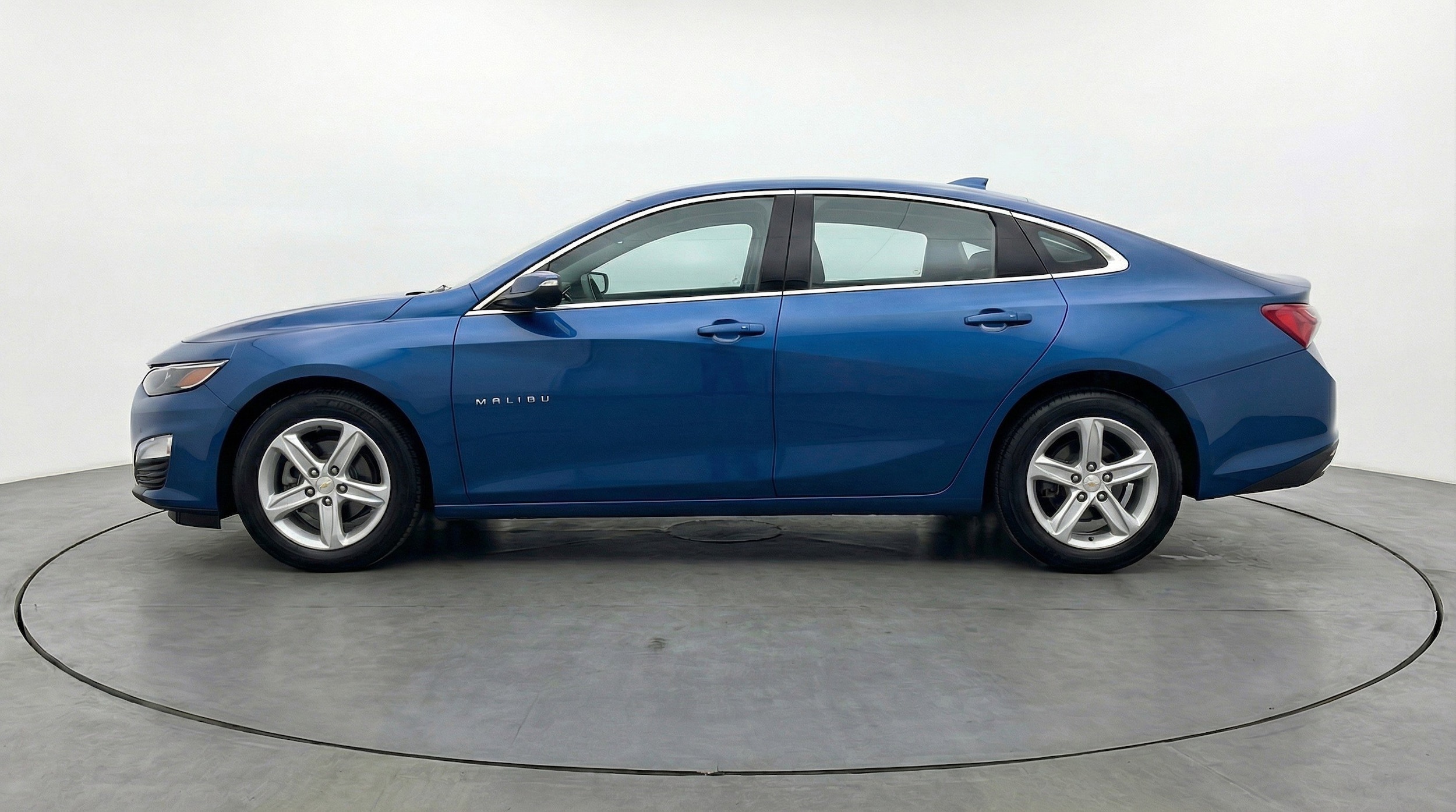 Thumbnail: 2024 Chevrolet Malibu - 5