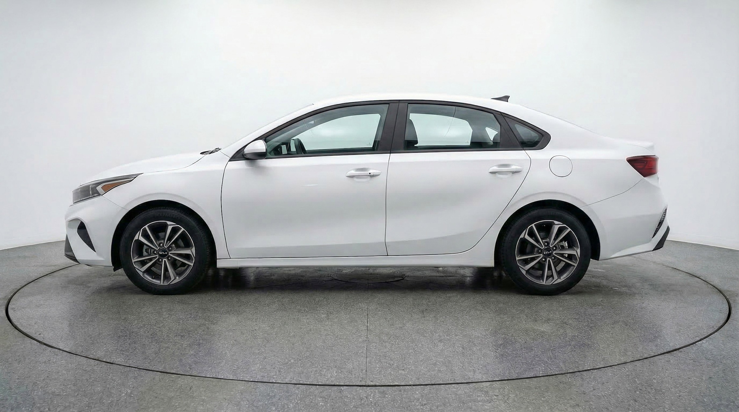 Thumbnail: 2024 Kia Forte - 5