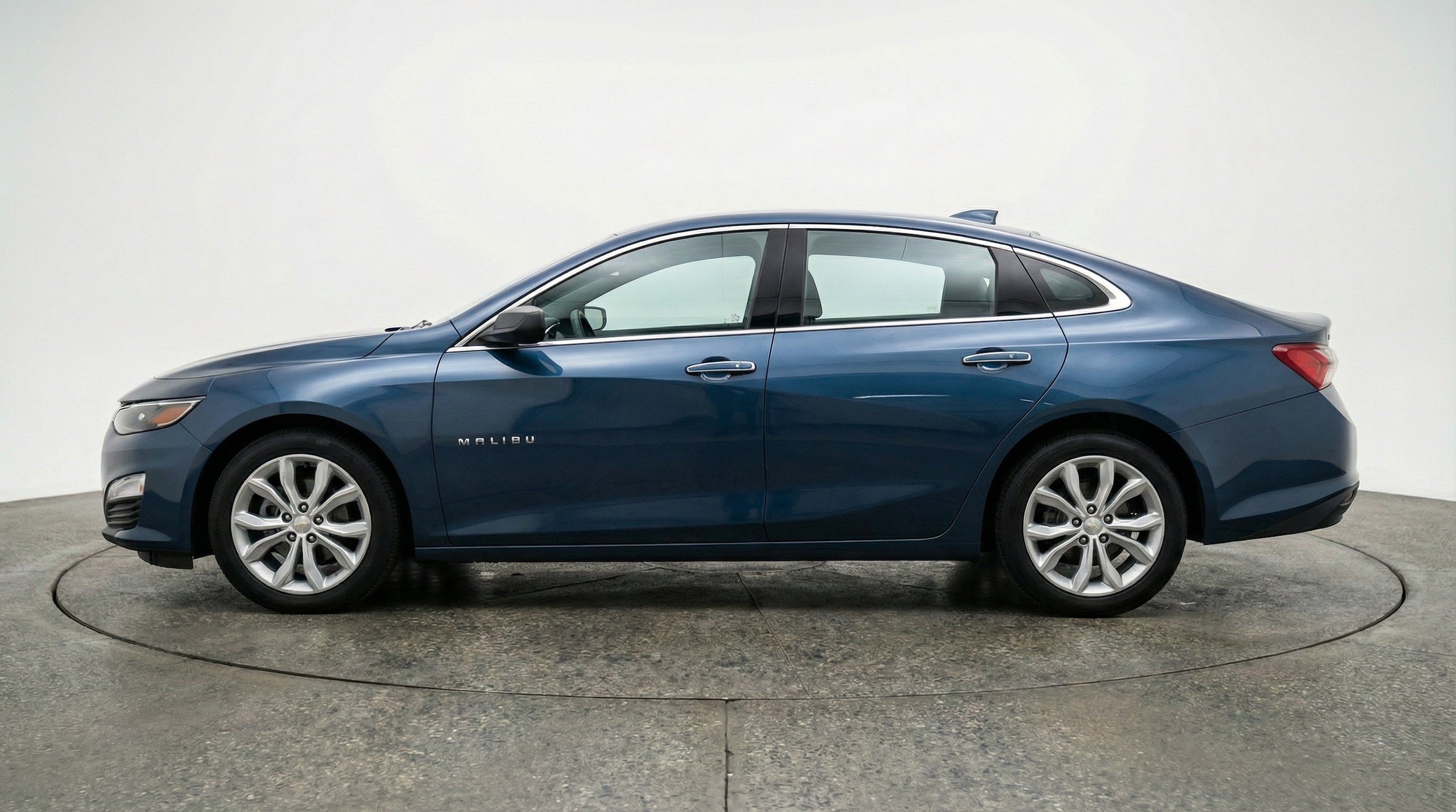 Thumbnail: 2024 Chevrolet Malibu - 5