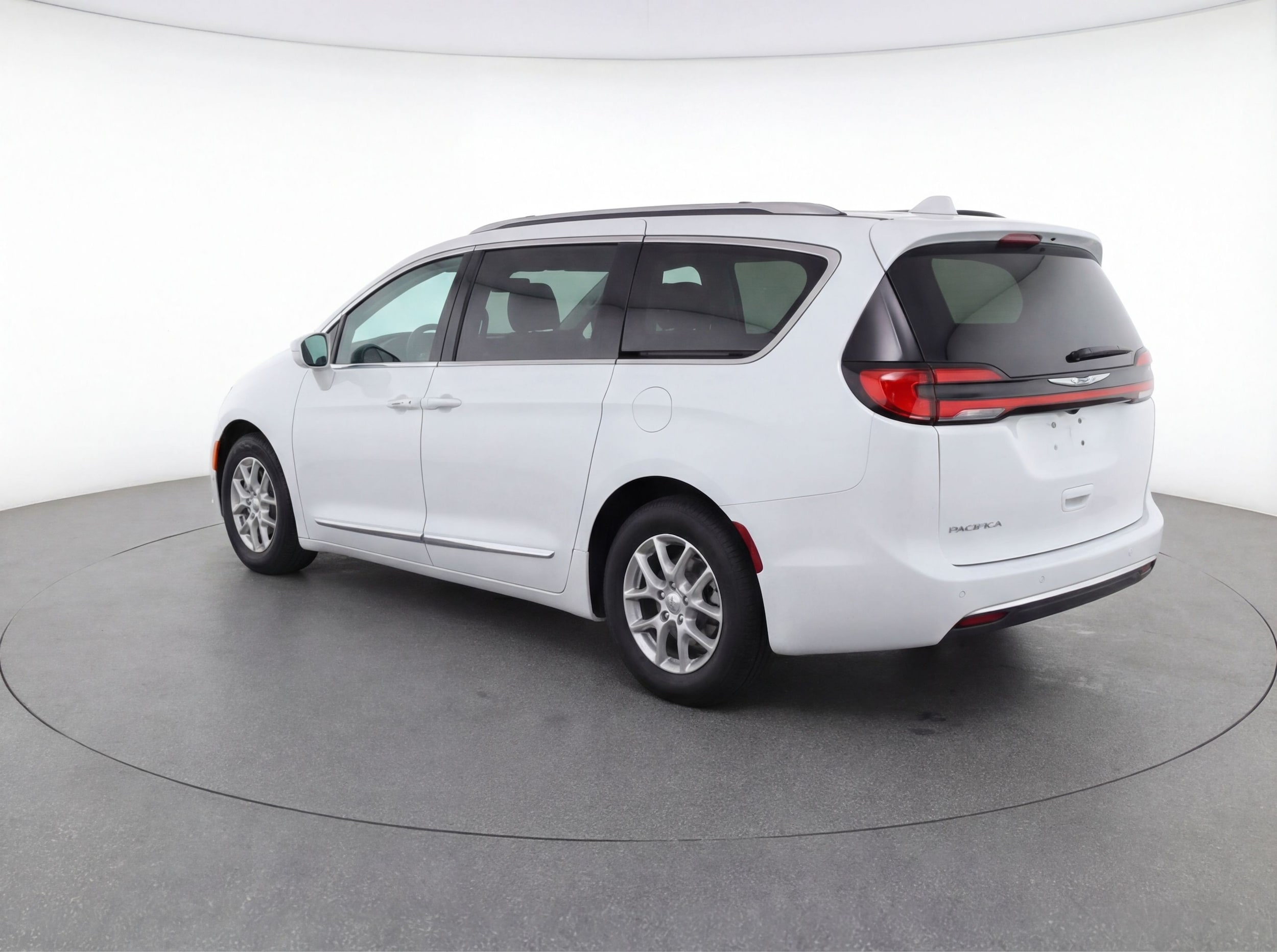 Thumbnail: 2024 Chrysler Pacifica - 6