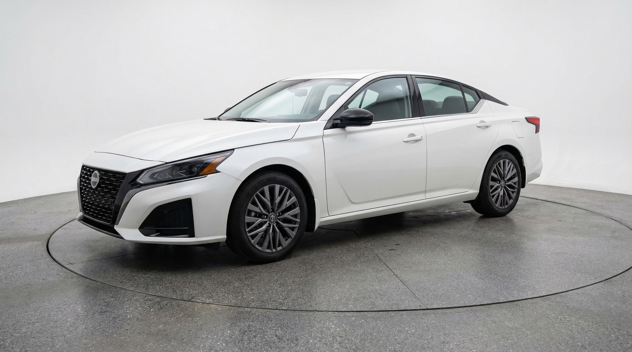 Thumbnail: 2025 Nissan Altima - 3