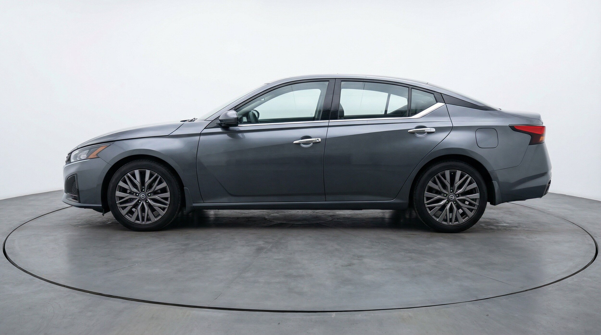Thumbnail: 2025 Nissan Altima - 5