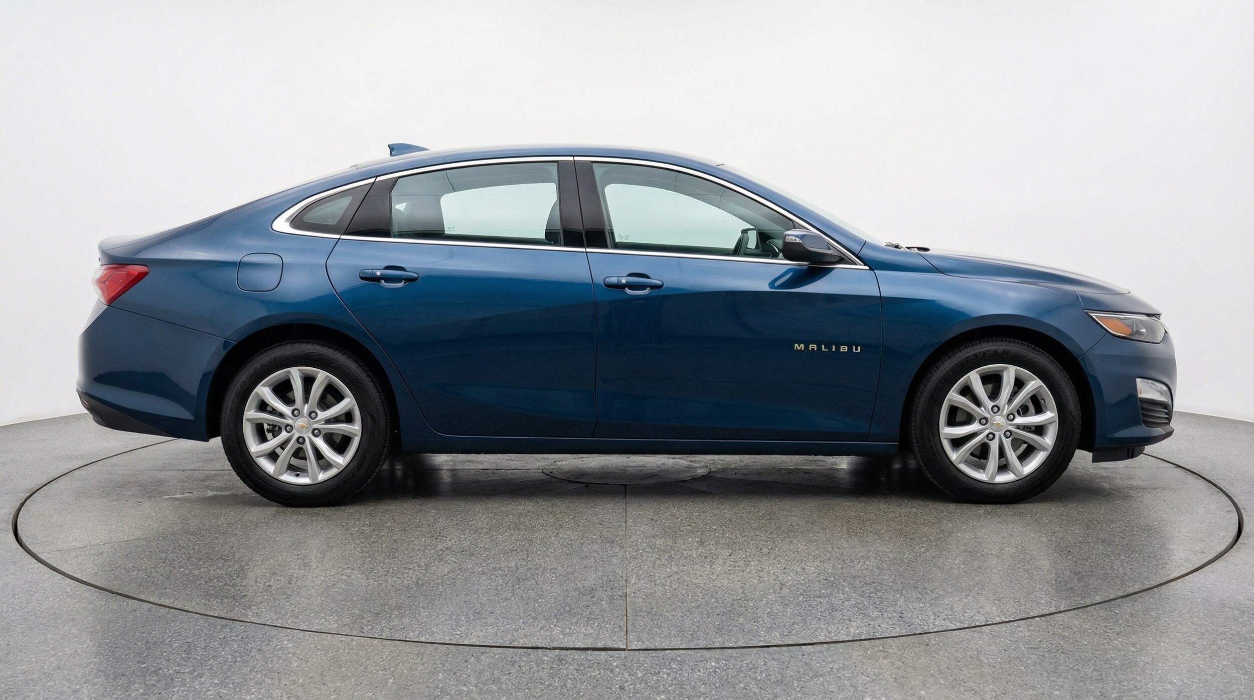 Thumbnail: 2024 Chevrolet Malibu - 11
