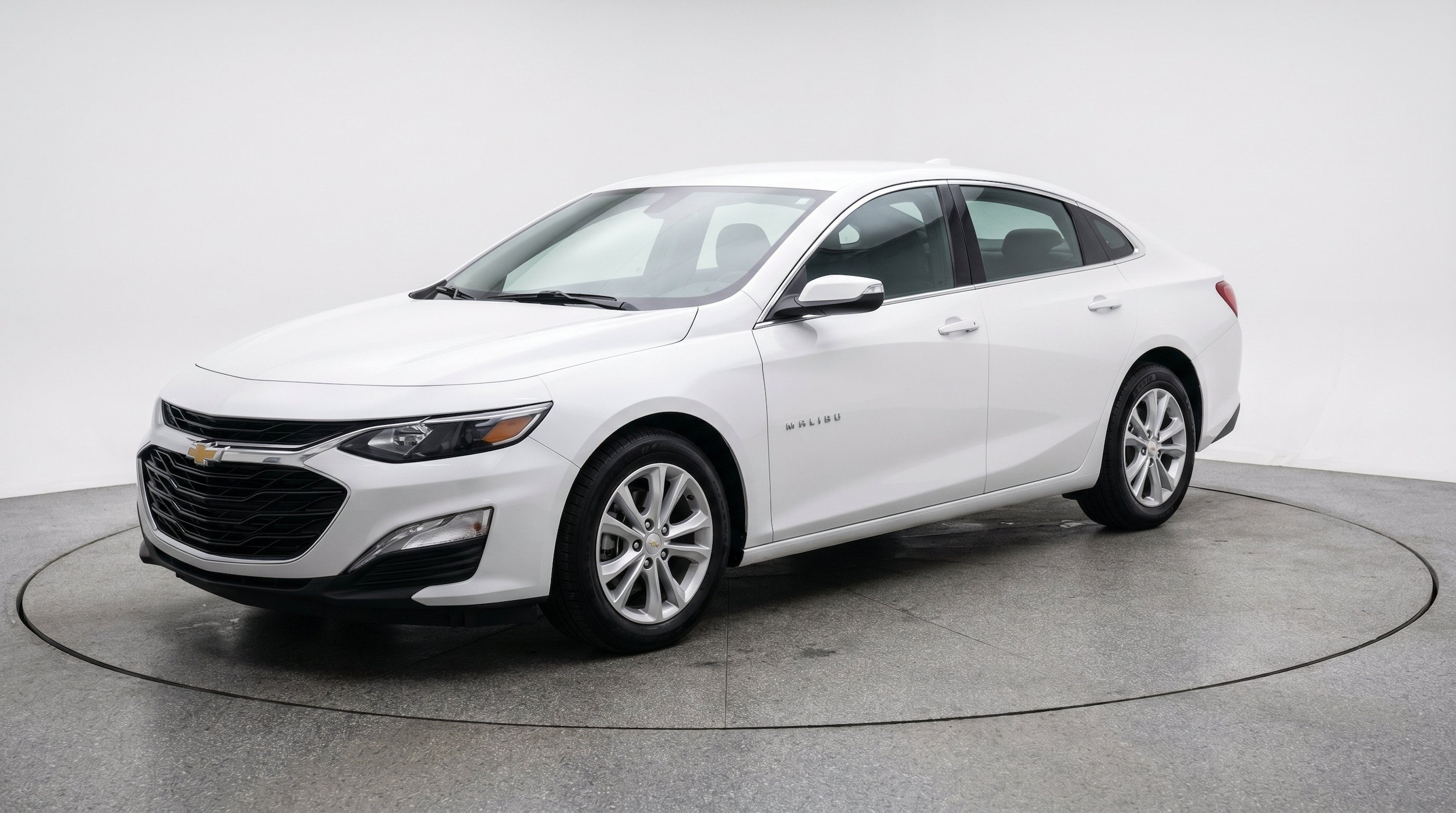 Thumbnail: 2024 Chevrolet Malibu - 3