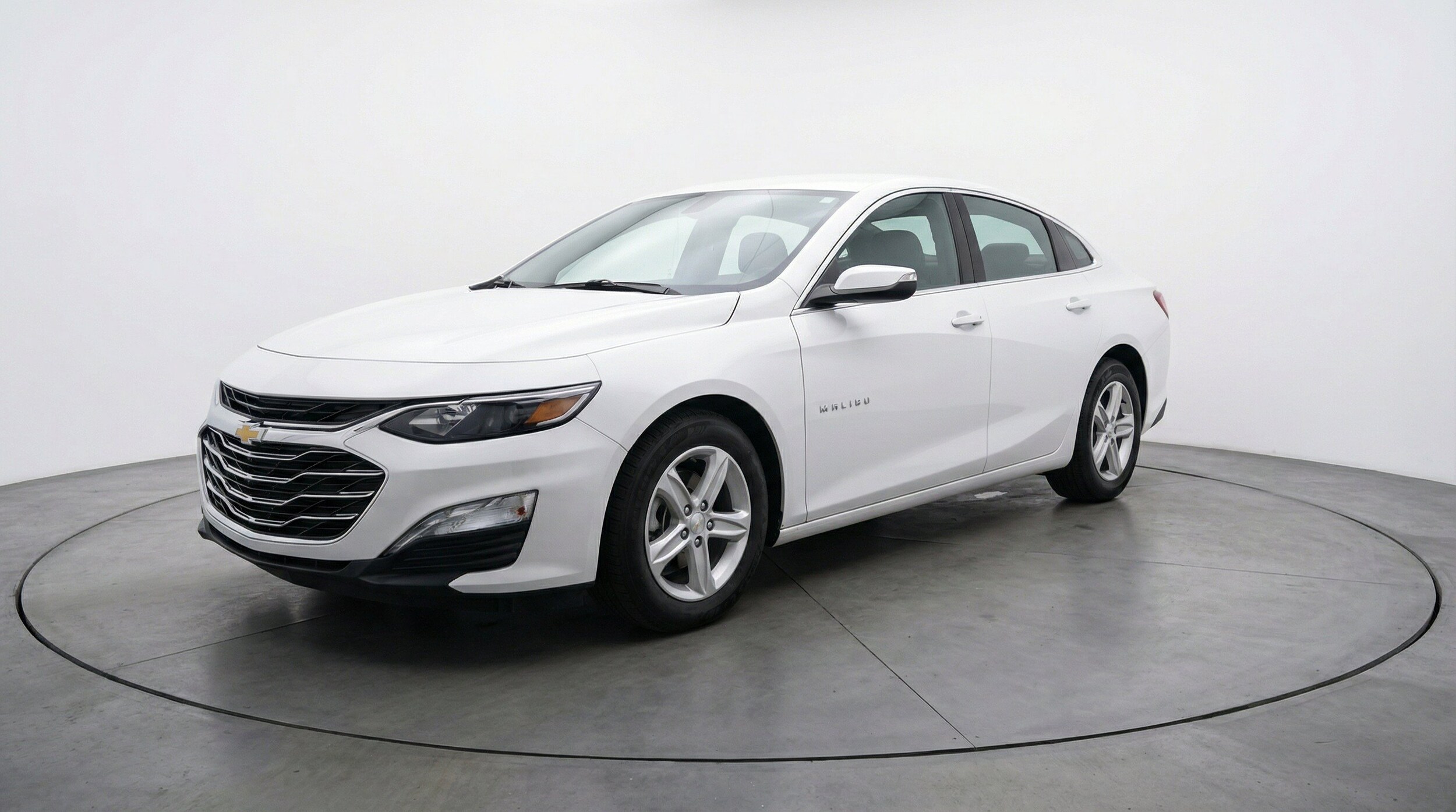 Thumbnail: 2024 Chevrolet Malibu - 3