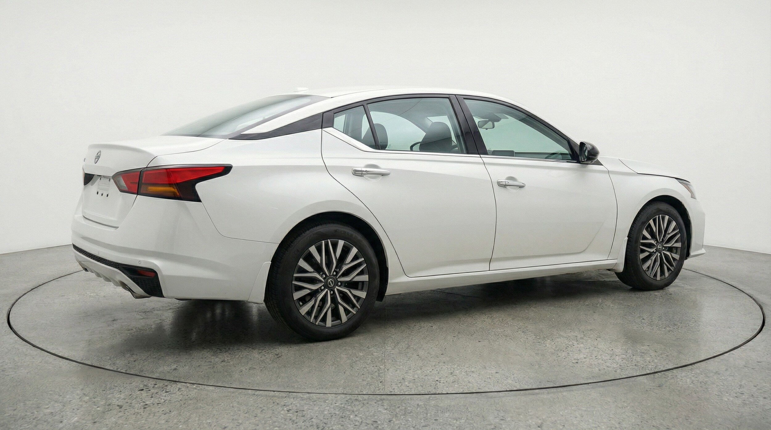 Thumbnail: 2025 Nissan Altima - 9