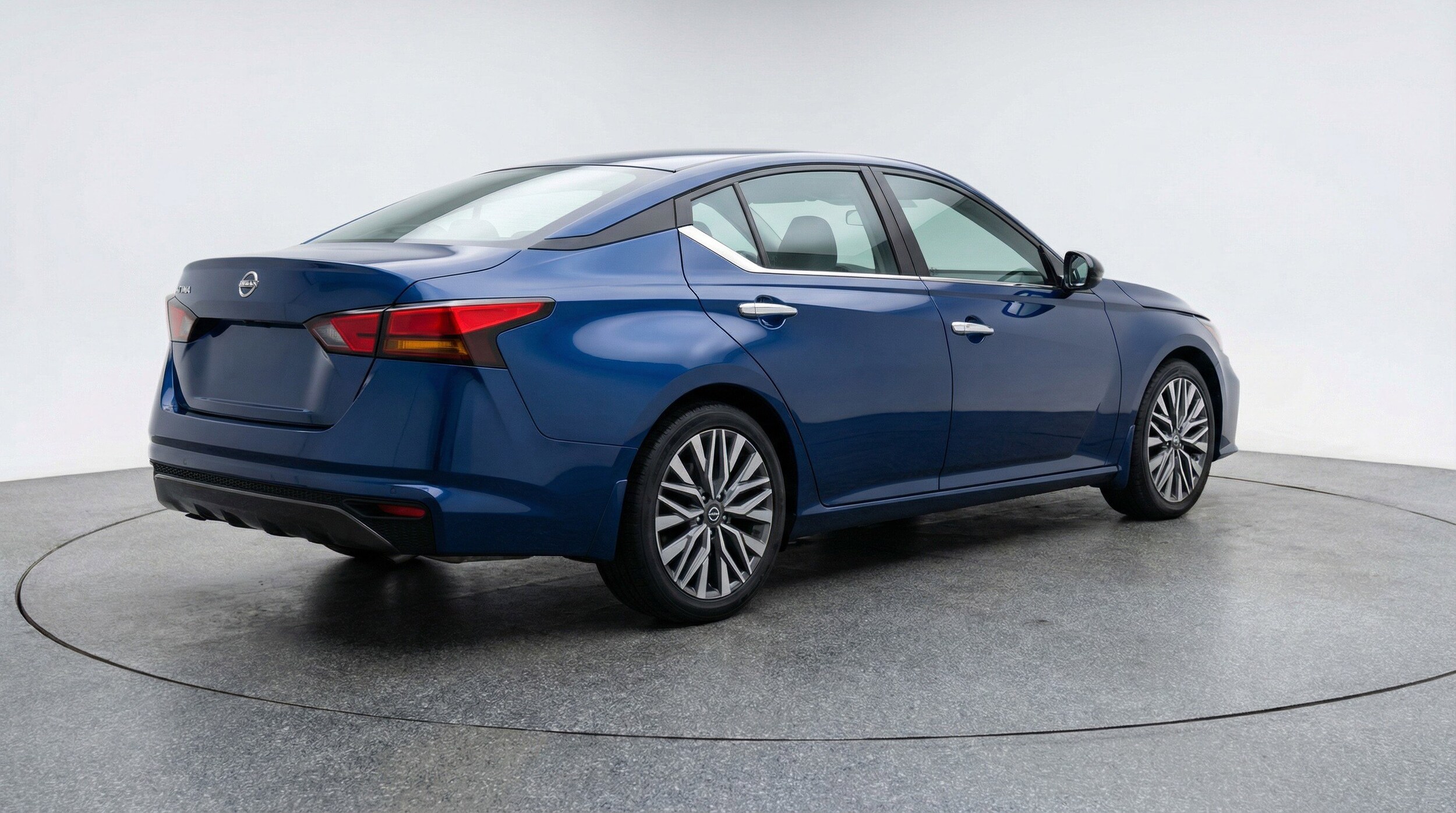 Thumbnail: 2025 Nissan Altima - 9