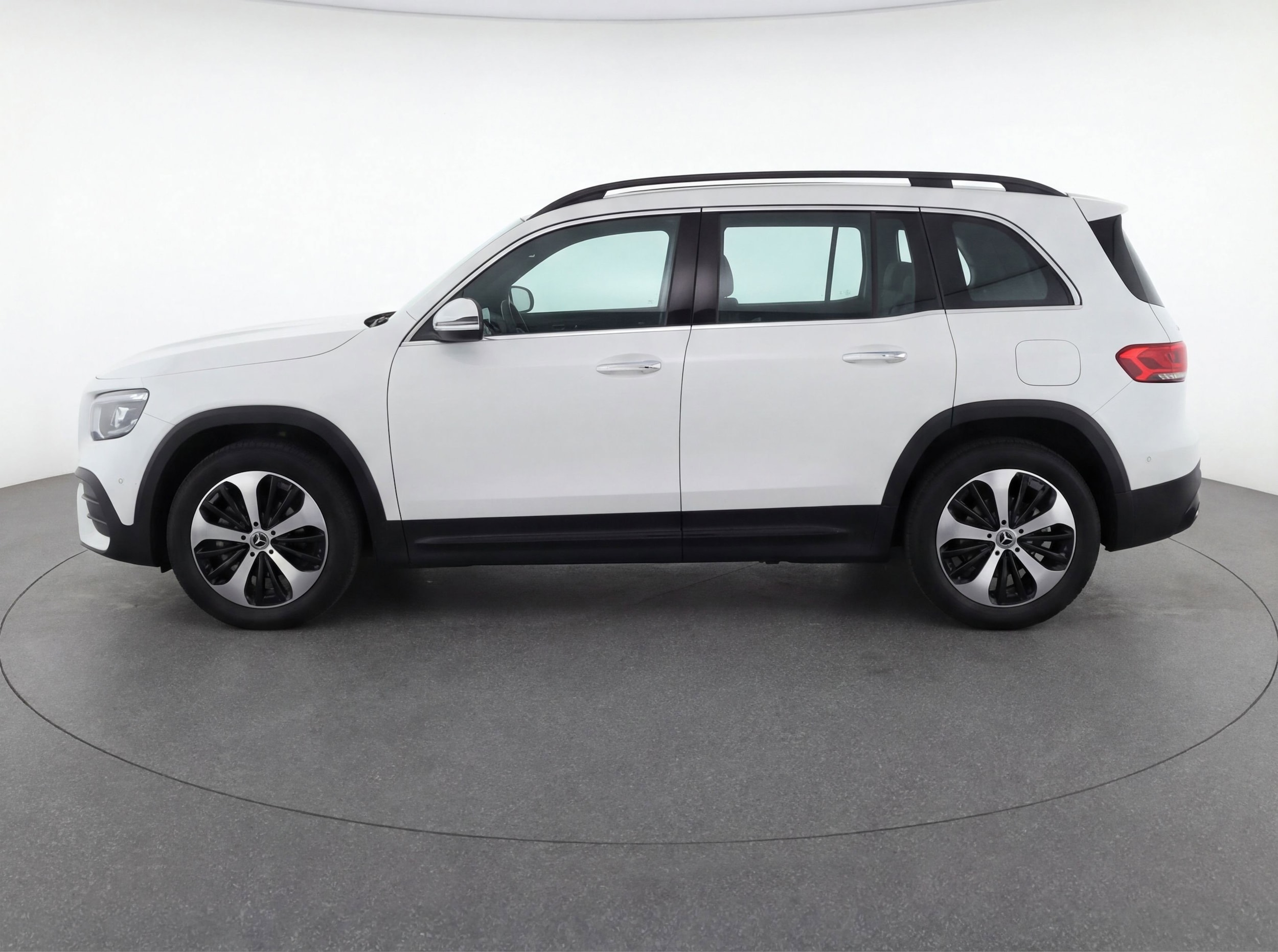 Thumbnail: 2025 Mercedes-Benz GLB - 5