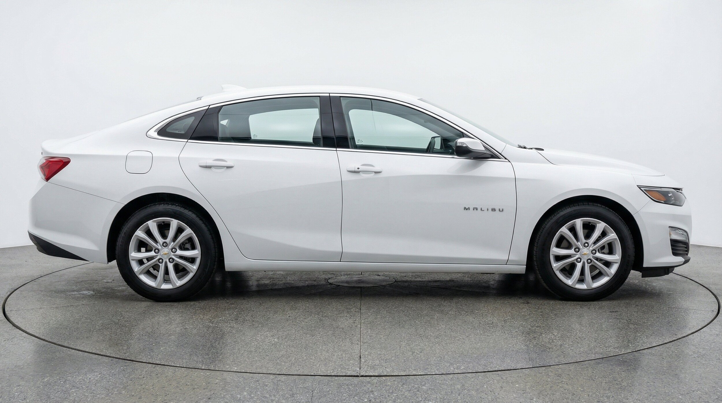 Thumbnail: 2024 Chevrolet Malibu - 11