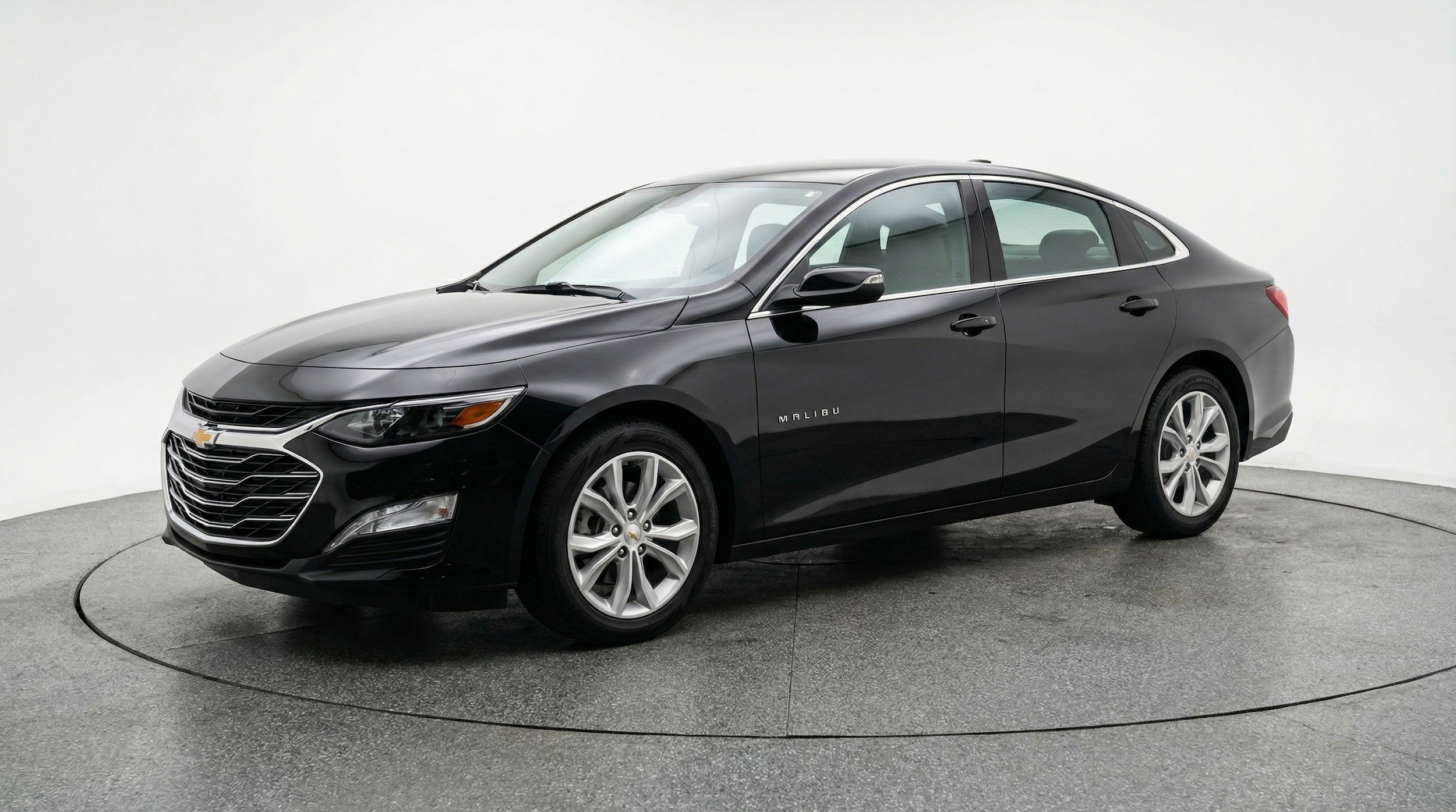 Thumbnail: 2024 Chevrolet Malibu - 3