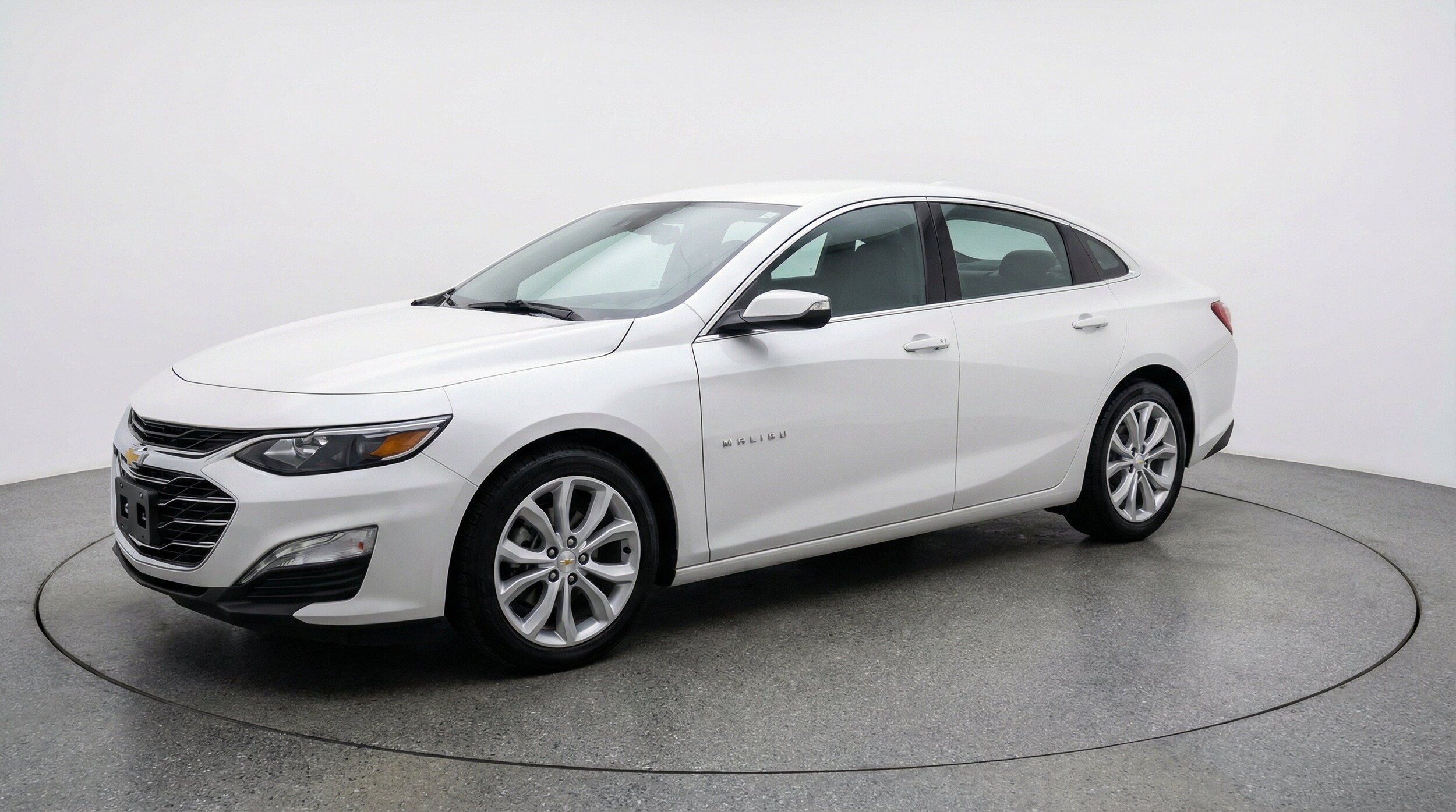 Thumbnail: 2024 Chevrolet Malibu - 3